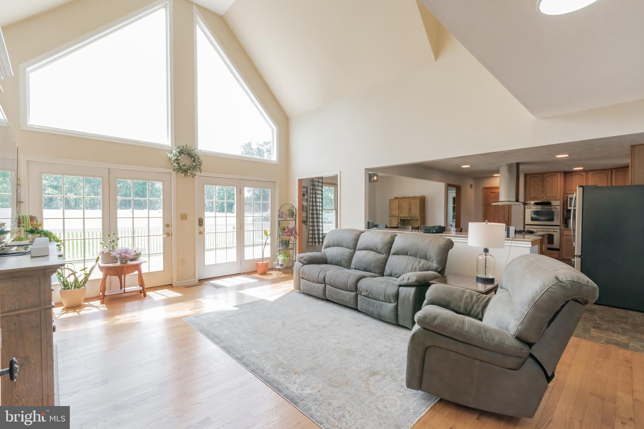 VILLAGE SQUARE - Residential