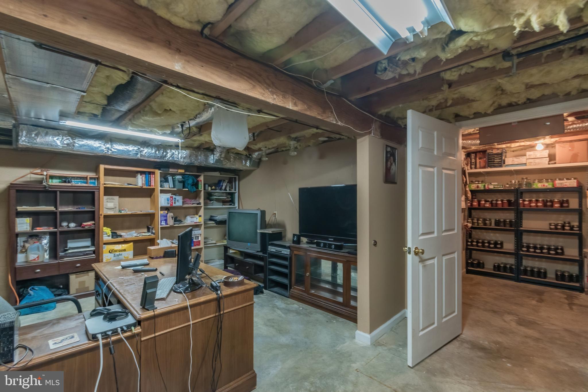 VILLAGE SQUARE - Residential