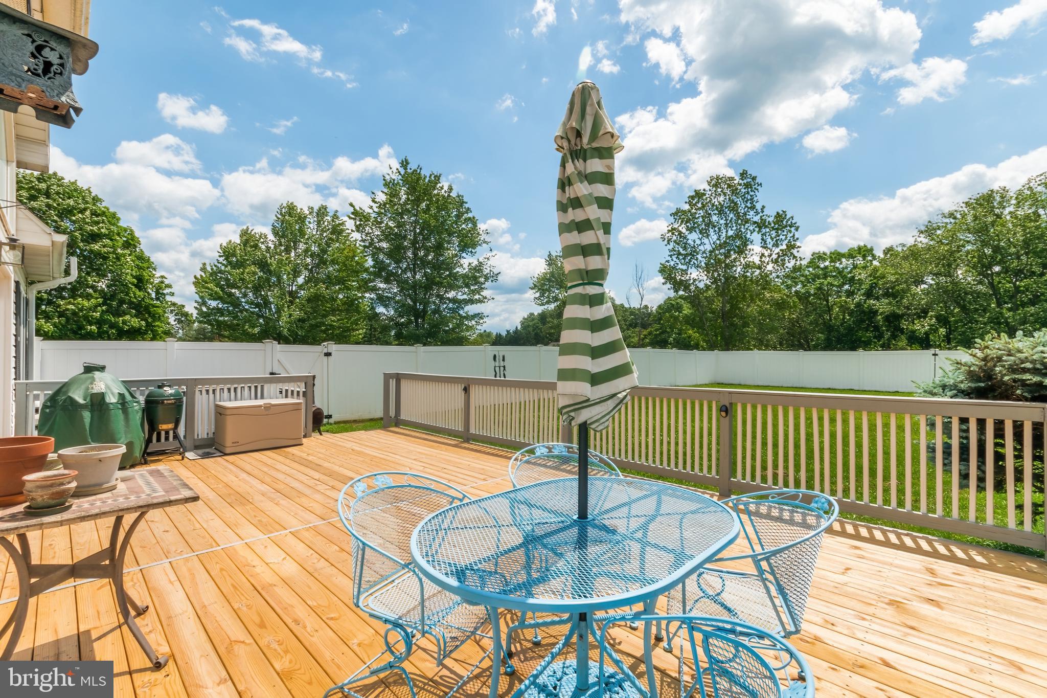 VILLAGE SQUARE - Residential