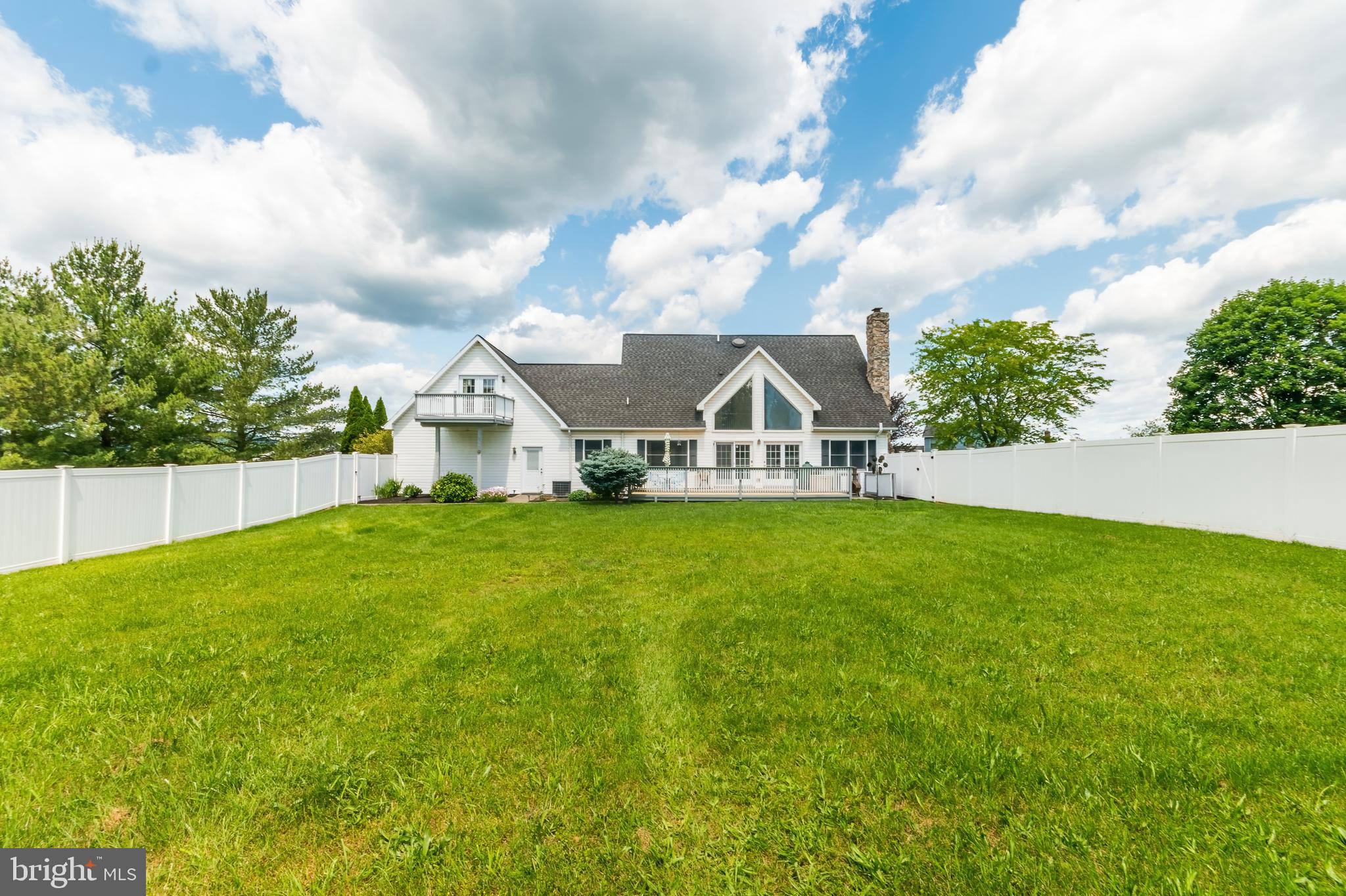 VILLAGE SQUARE - Residential