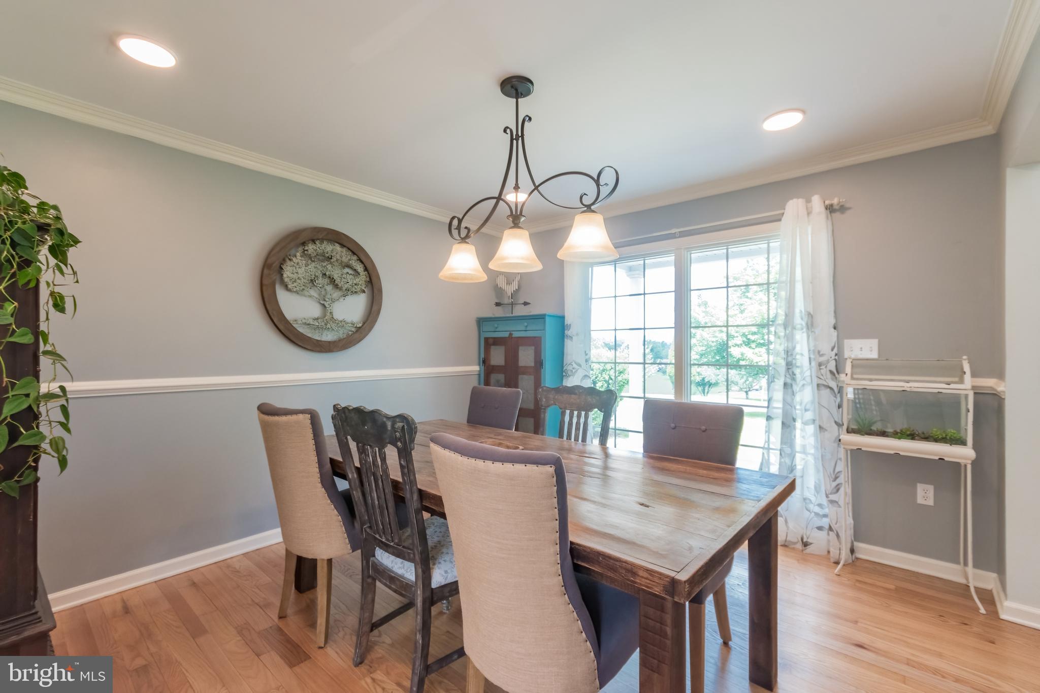 VILLAGE SQUARE - Residential