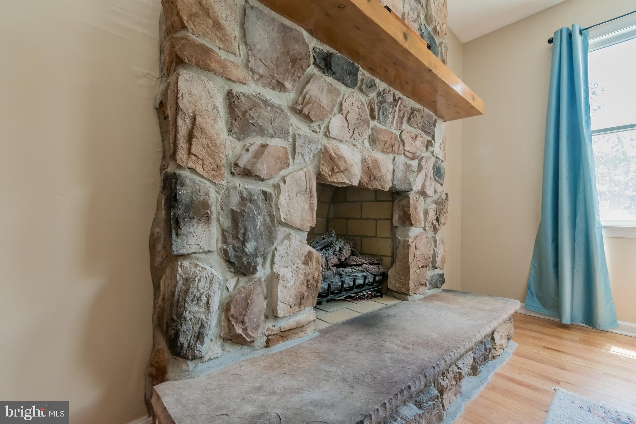 VILLAGE SQUARE - Residential