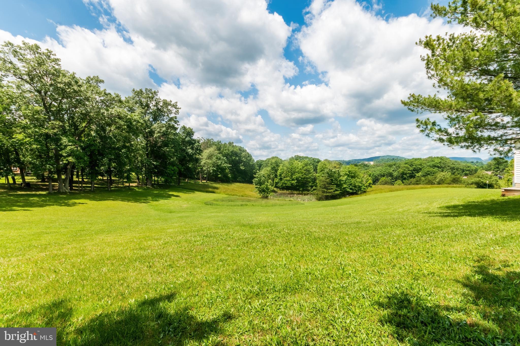 VILLAGE SQUARE - Residential