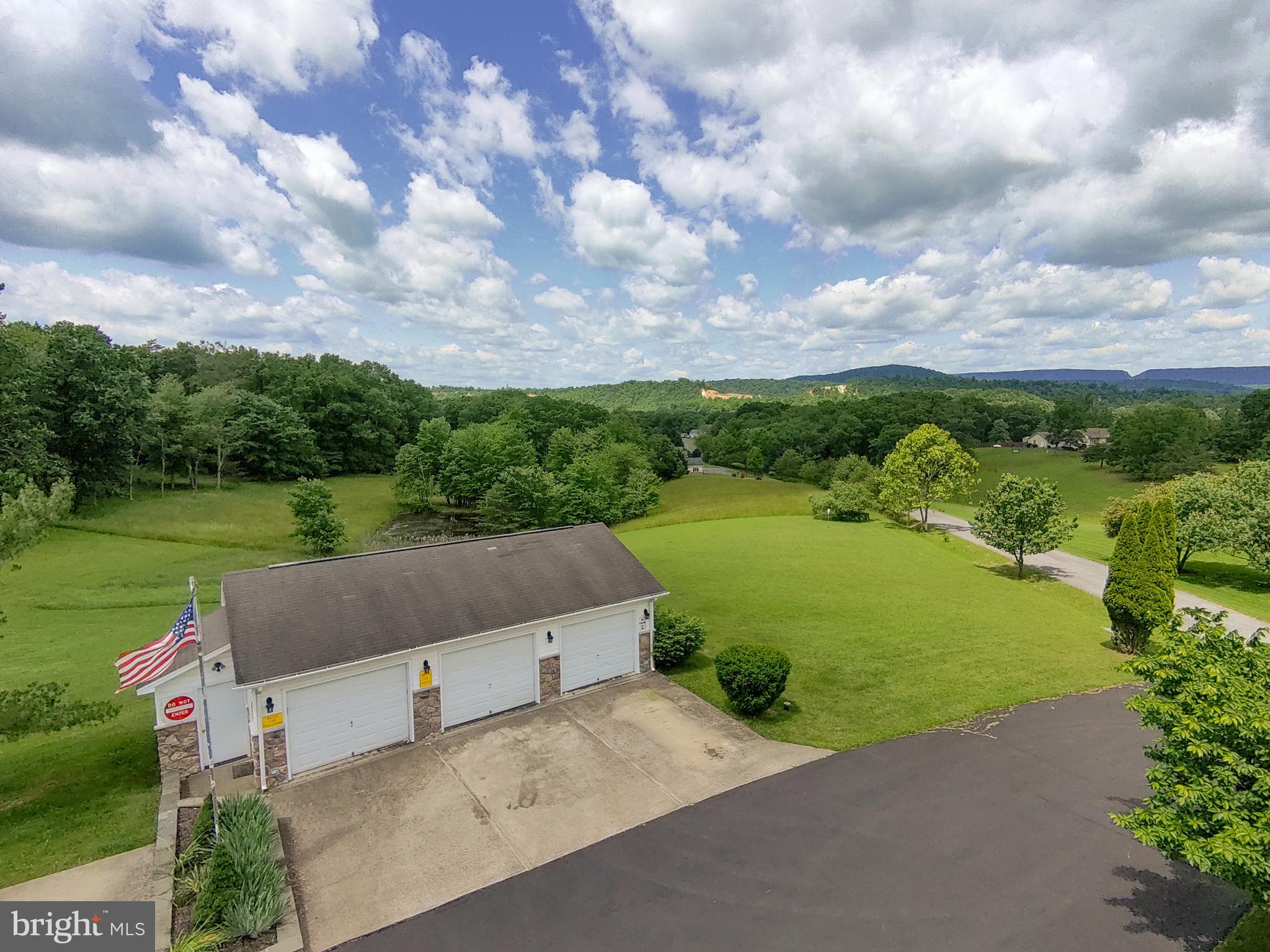 VILLAGE SQUARE - Residential