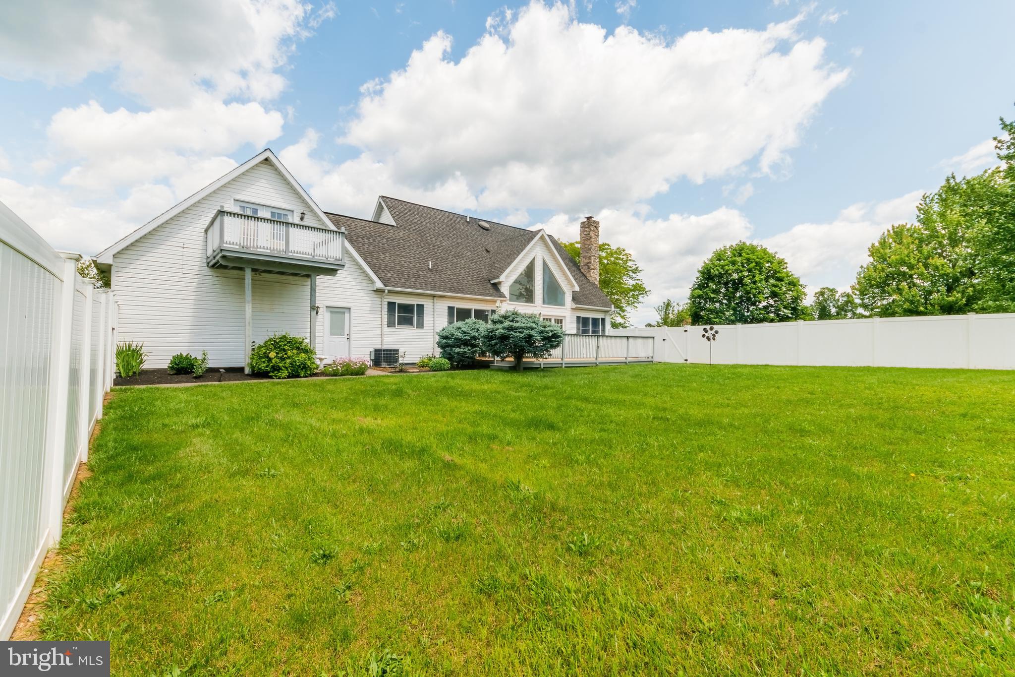 VILLAGE SQUARE - Residential