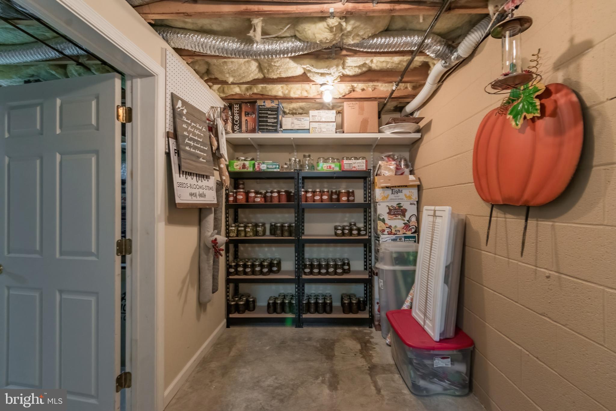 VILLAGE SQUARE - Residential