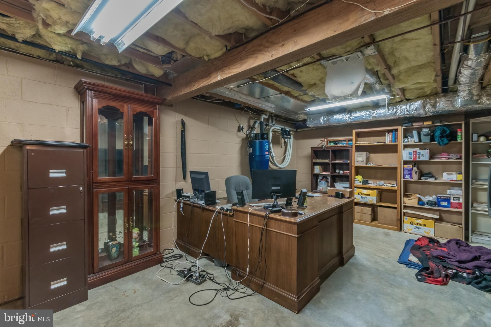 VILLAGE SQUARE - Residential