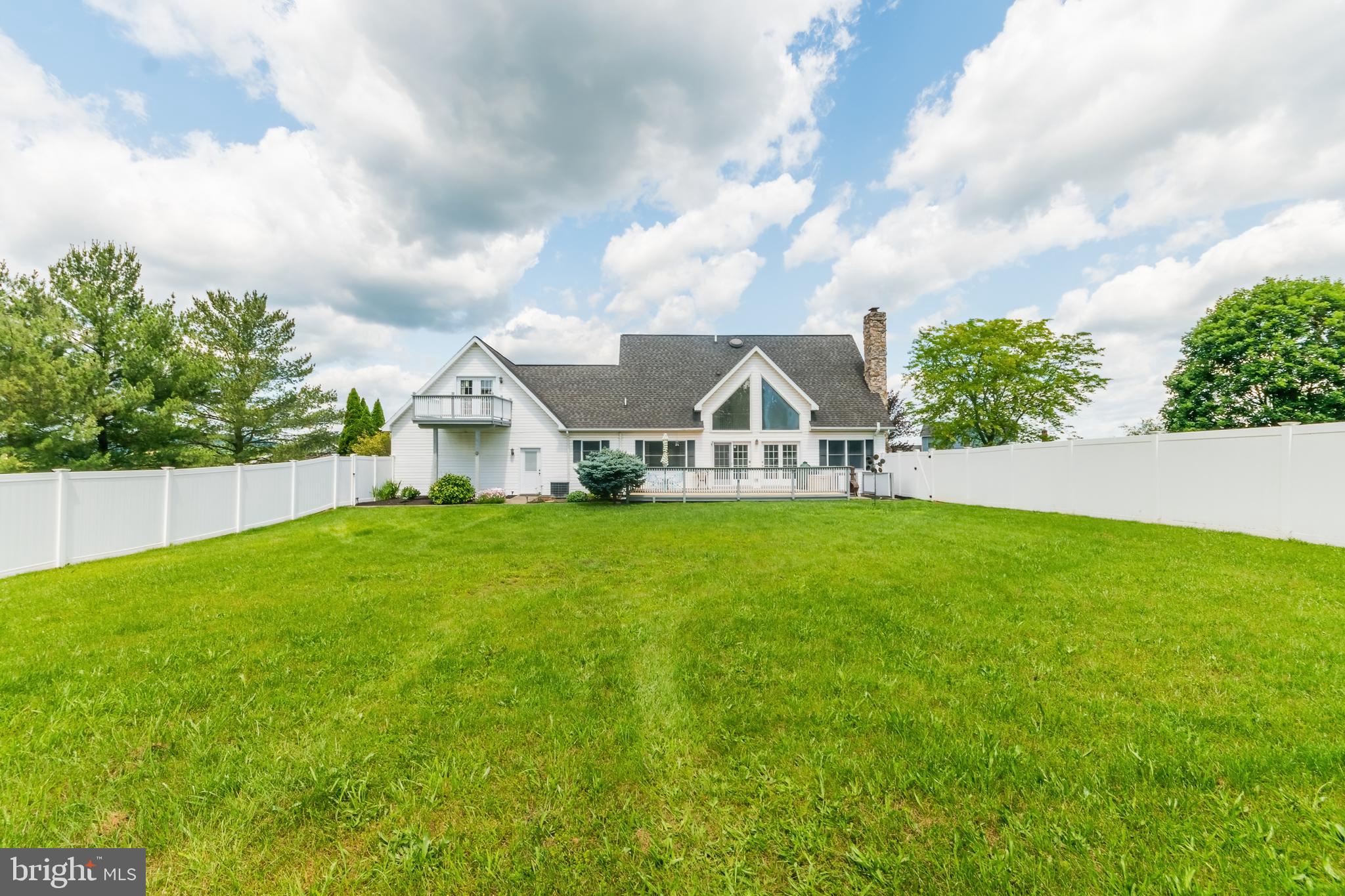 VILLAGE SQUARE - Residential