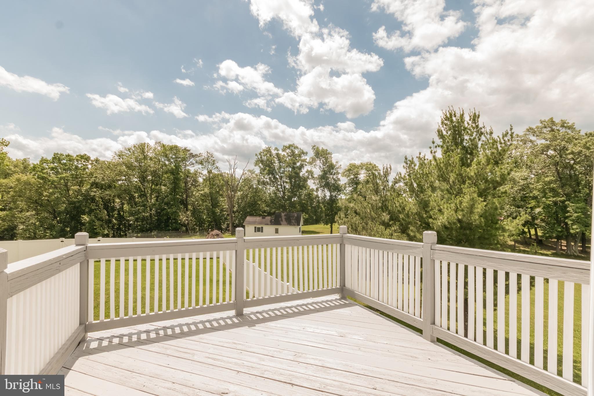 VILLAGE SQUARE - Residential