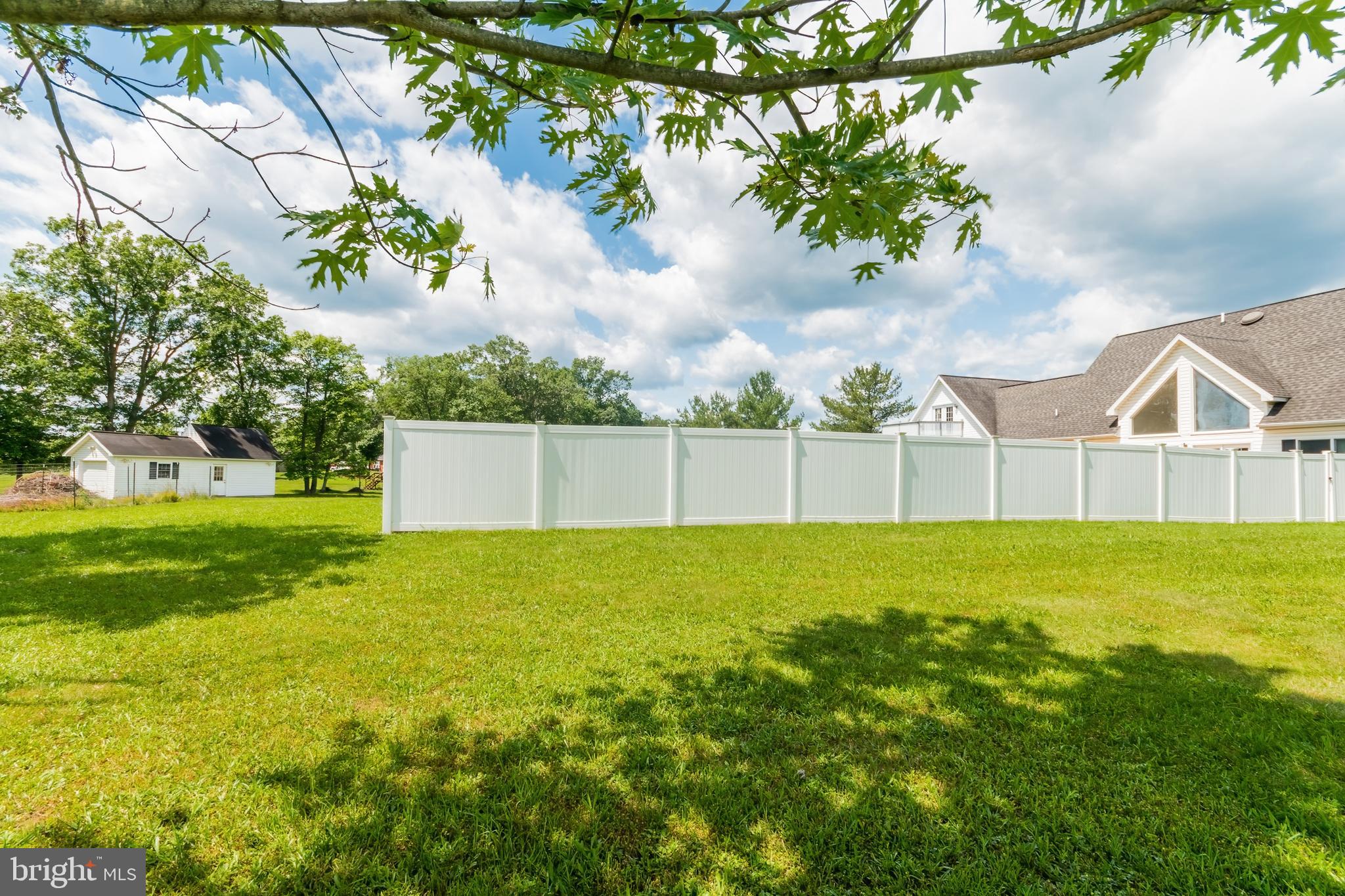 VILLAGE SQUARE - Residential