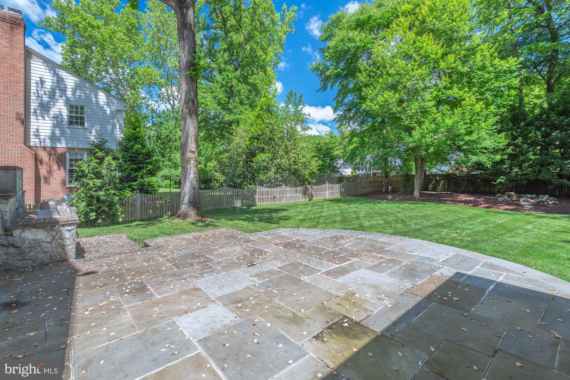 RIVER FALLS - Residential