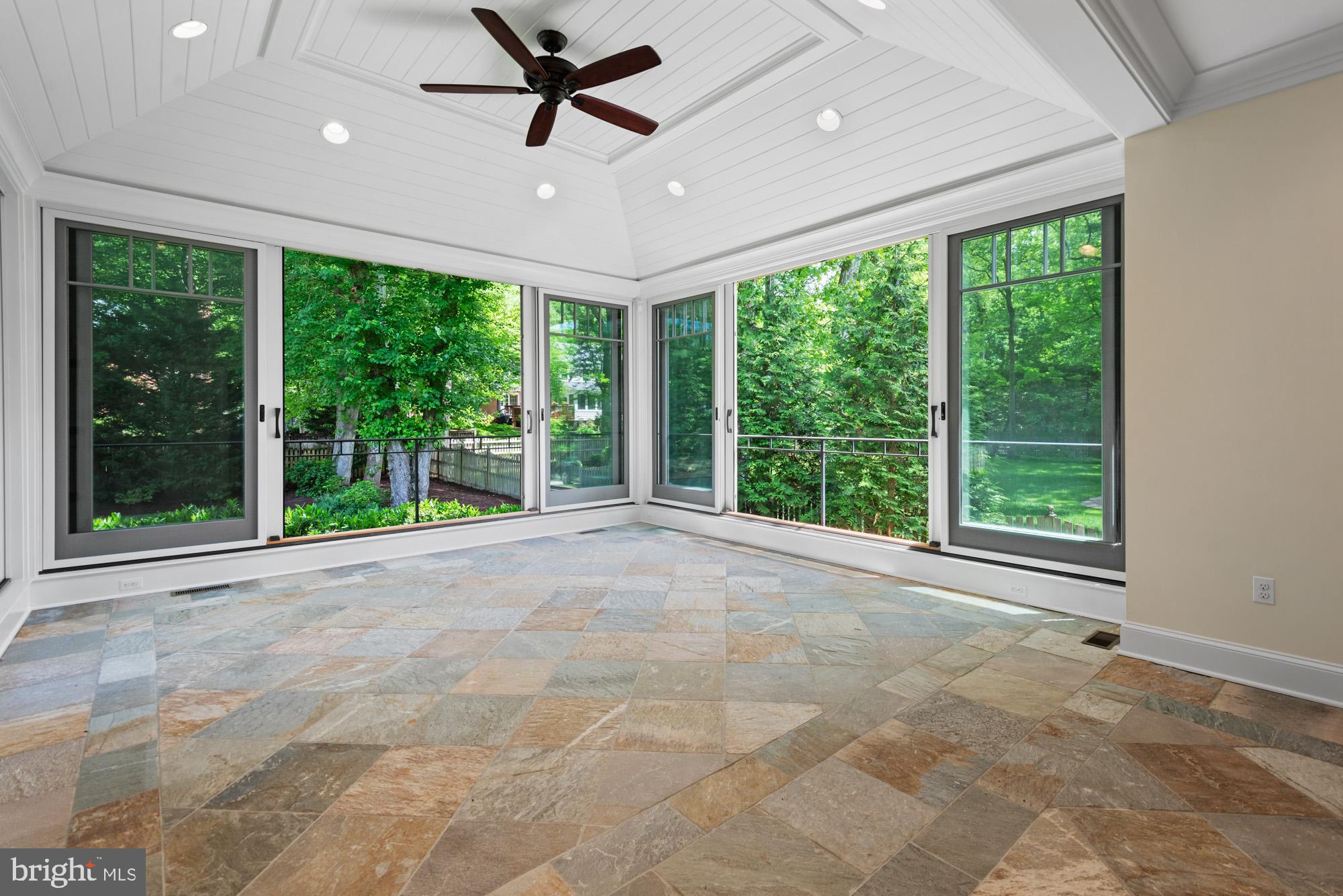 RIVER FALLS - Residential