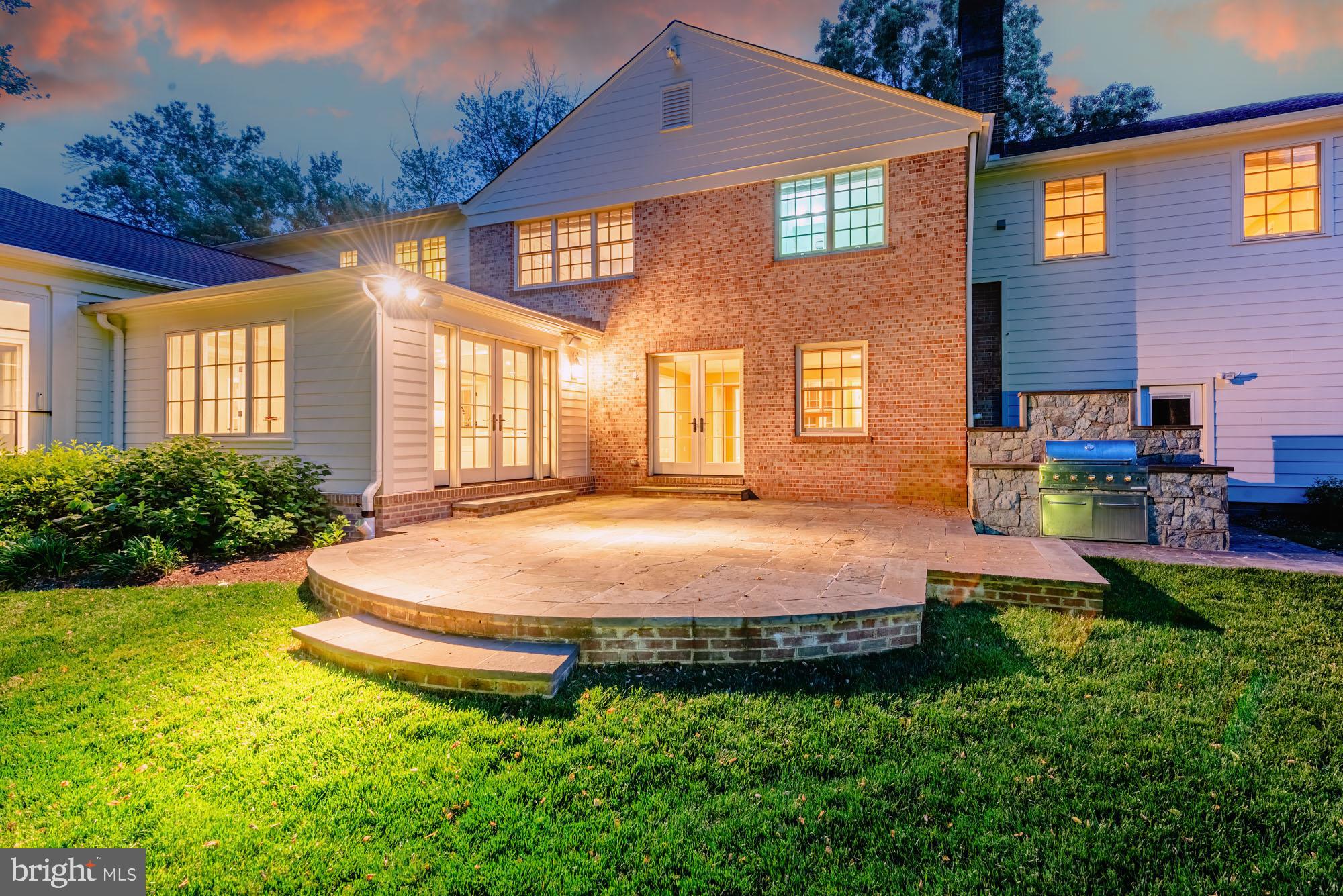 RIVER FALLS - Residential