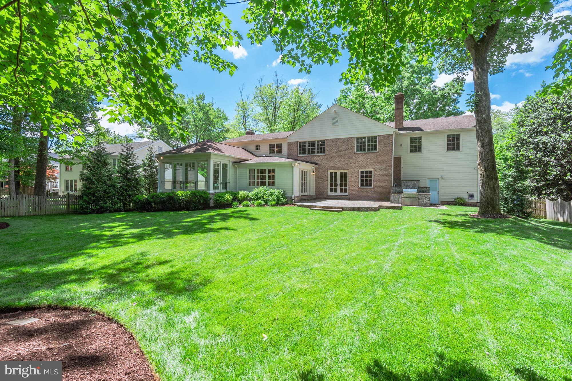 RIVER FALLS - Residential