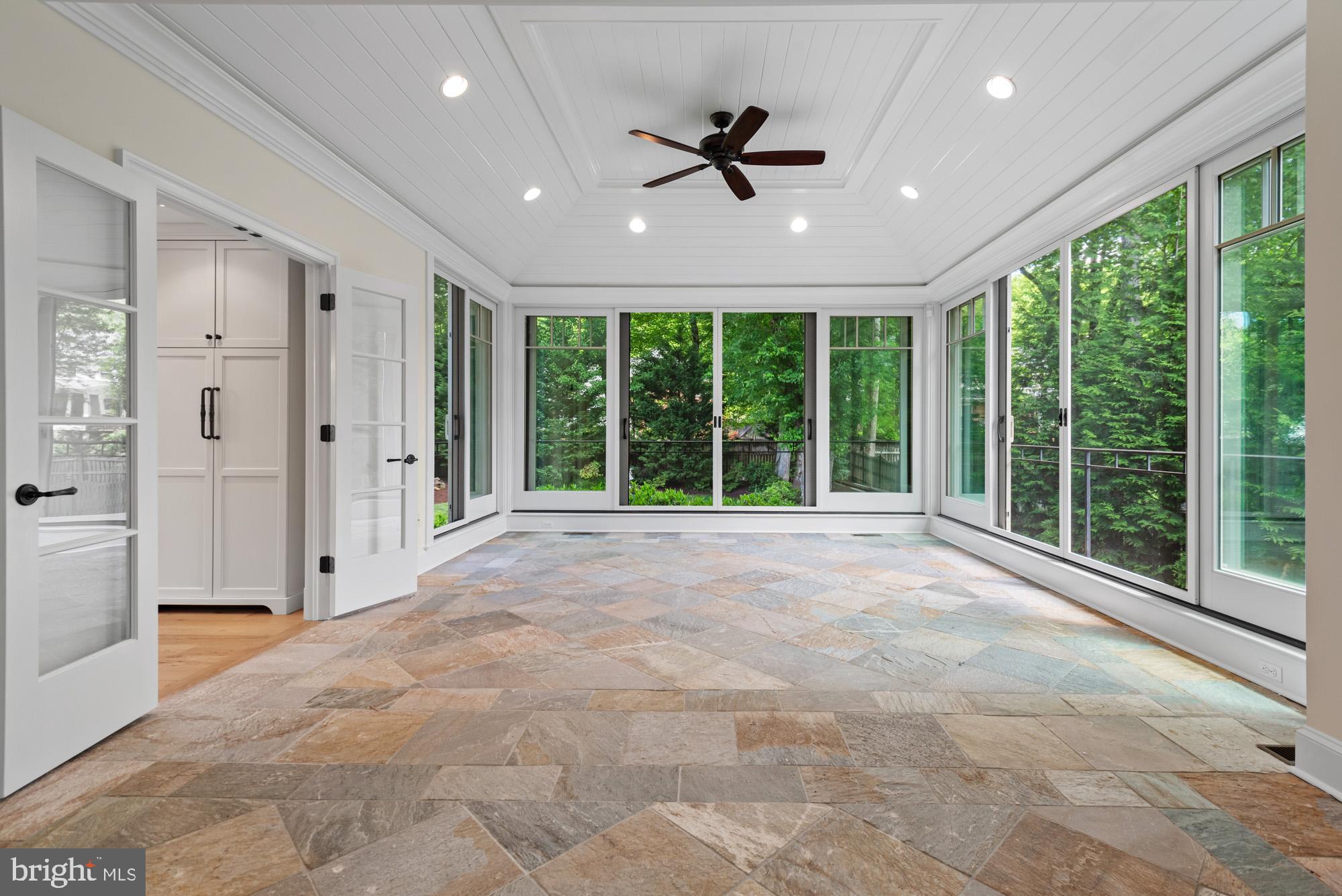 RIVER FALLS - Residential