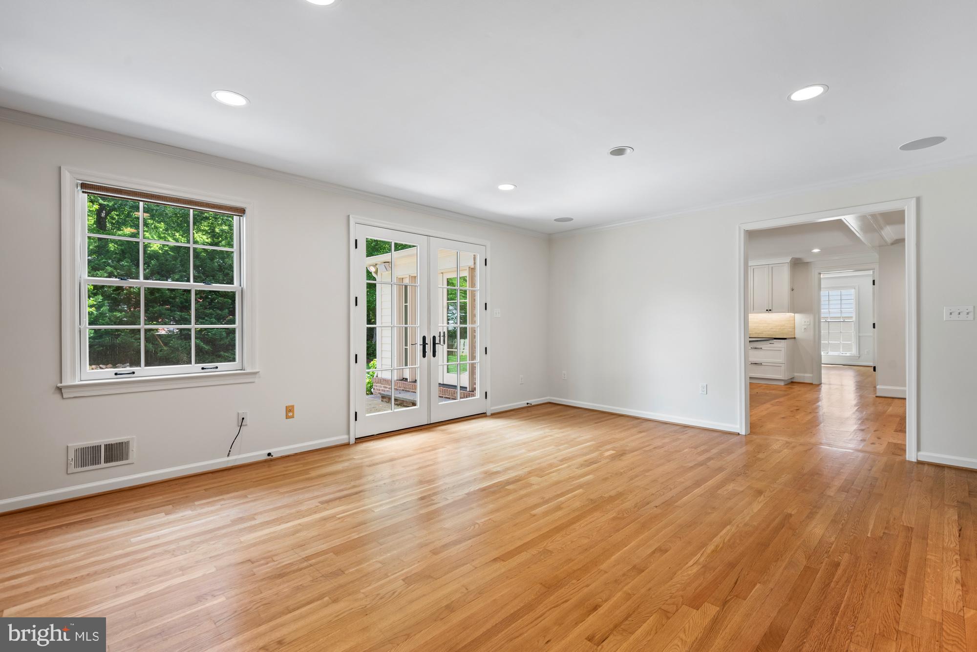 RIVER FALLS - Residential