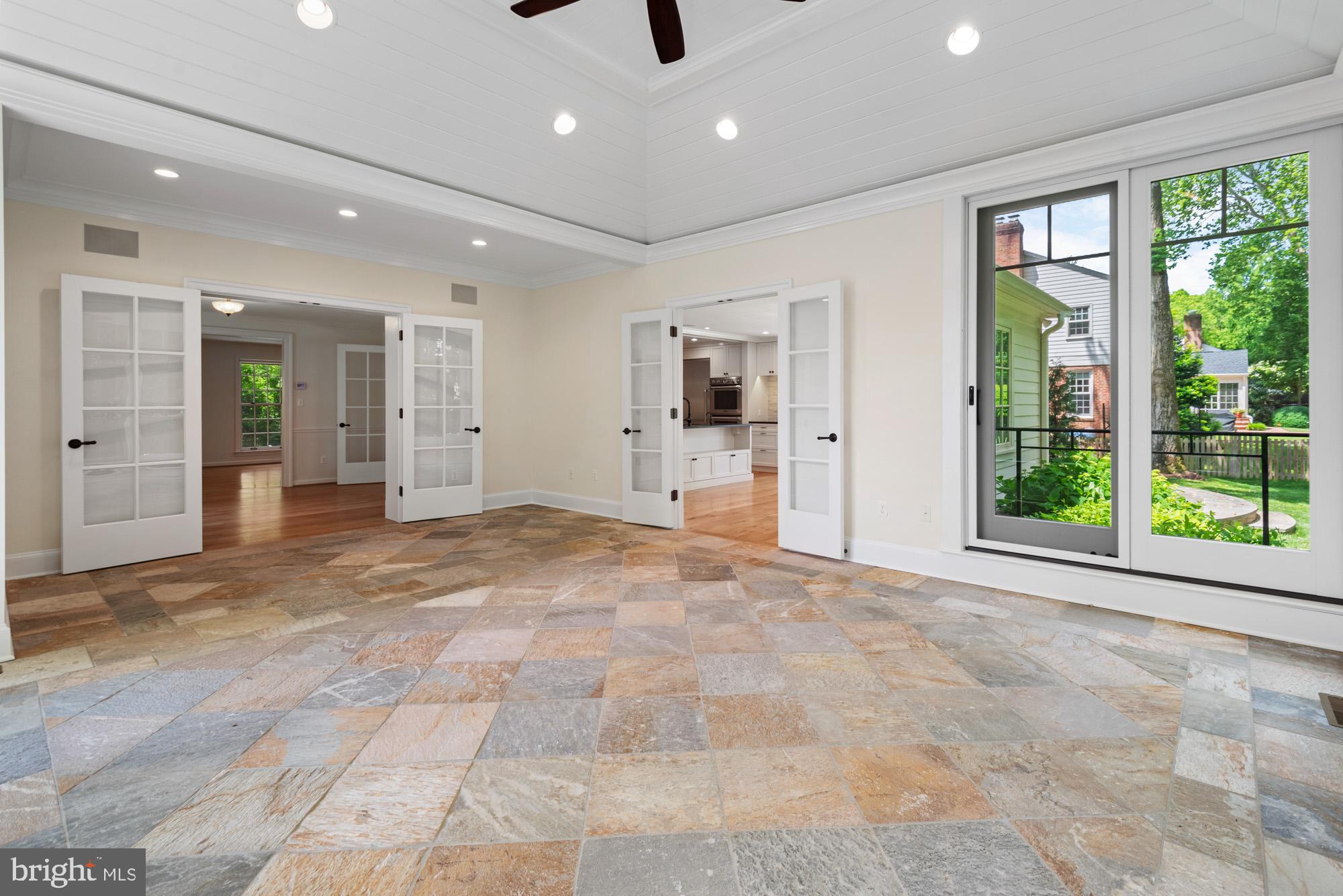 RIVER FALLS - Residential