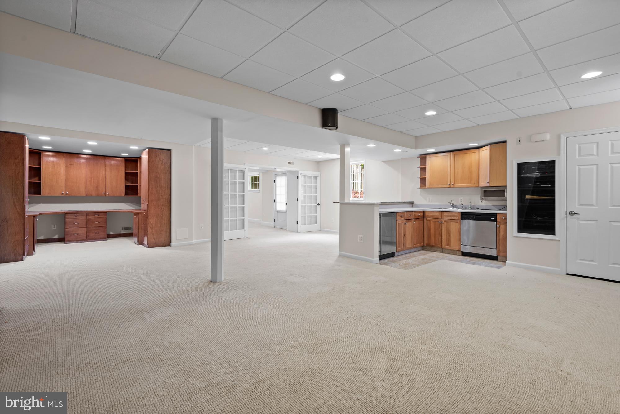 RIVER FALLS - Residential