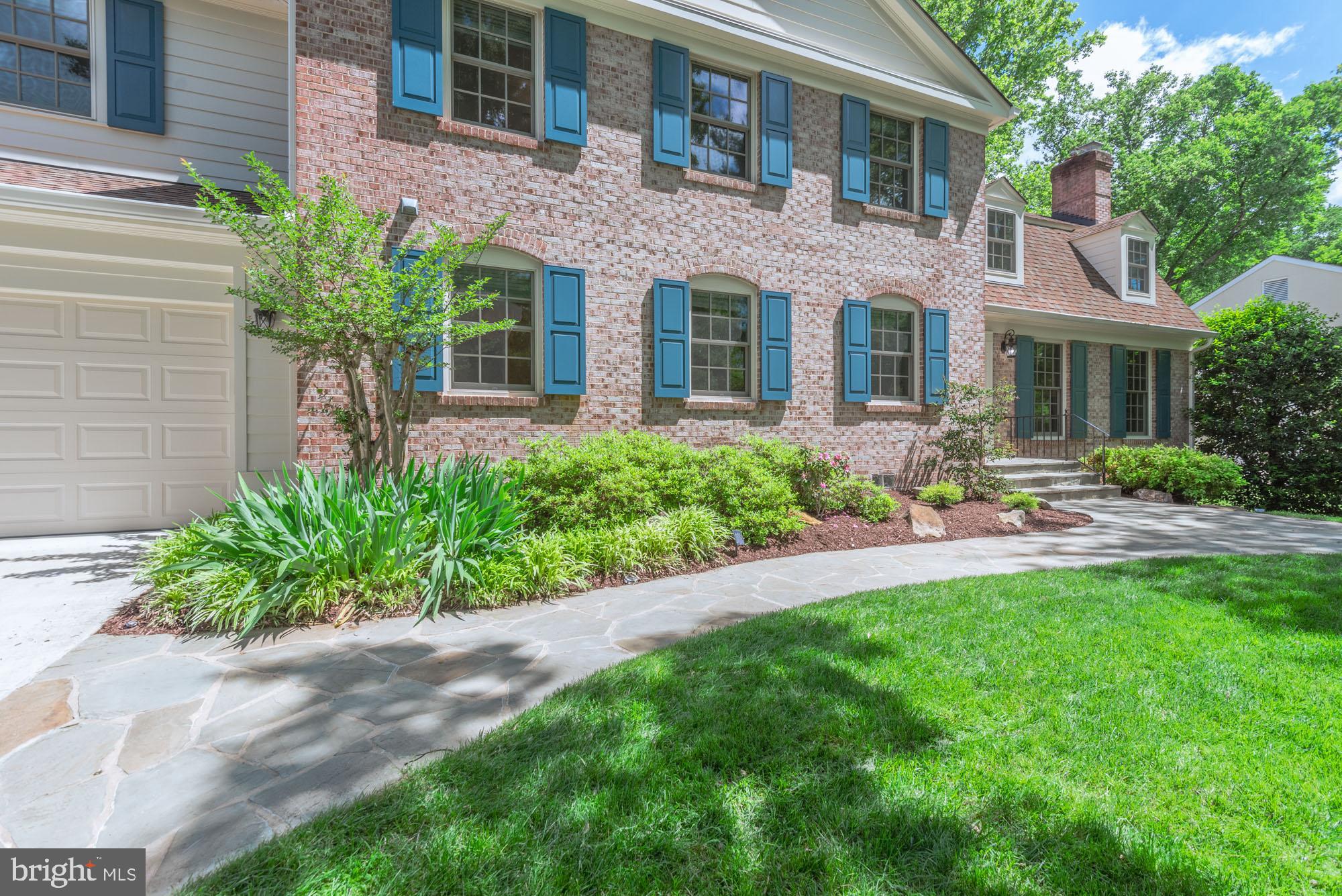 RIVER FALLS - Residential