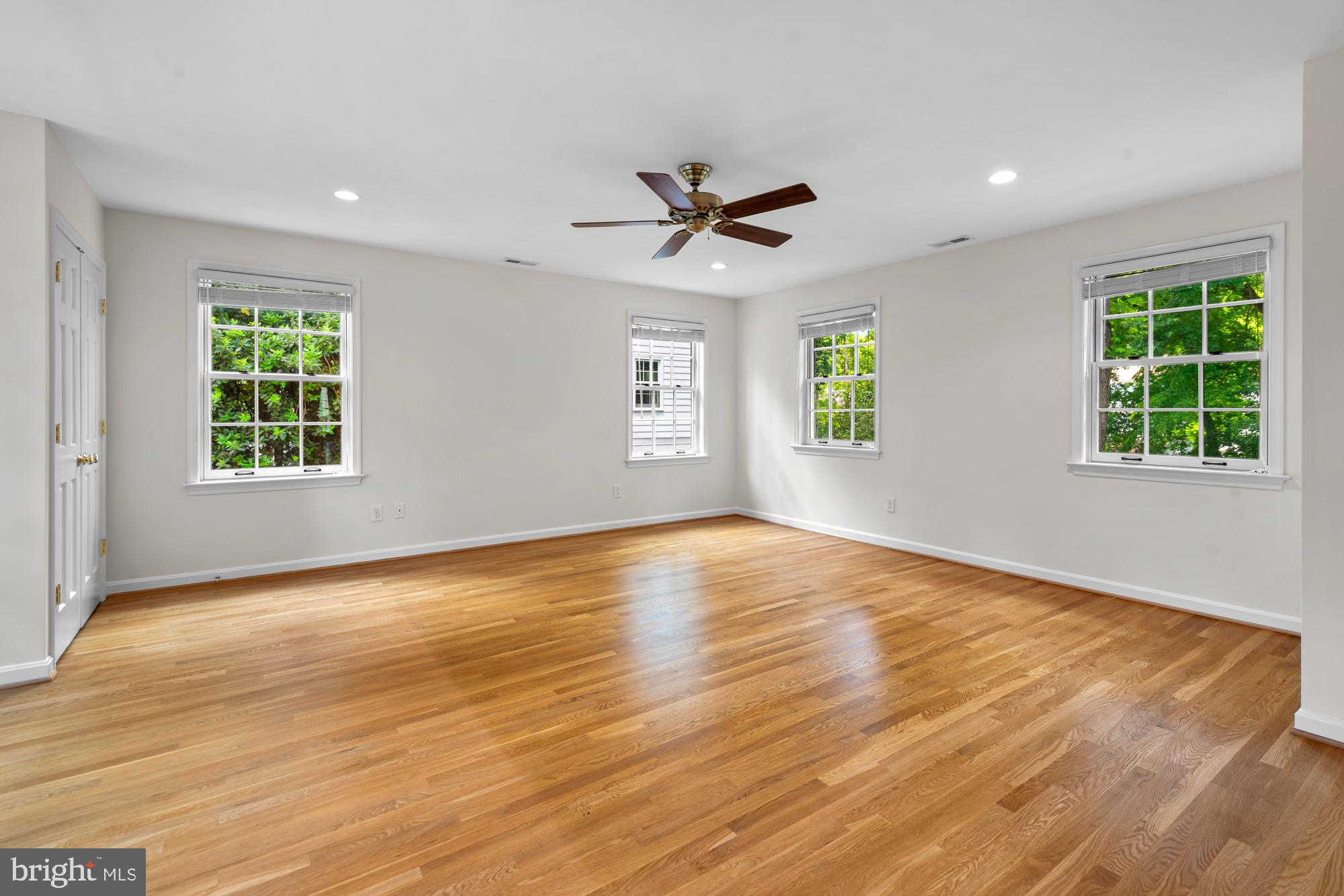 RIVER FALLS - Residential