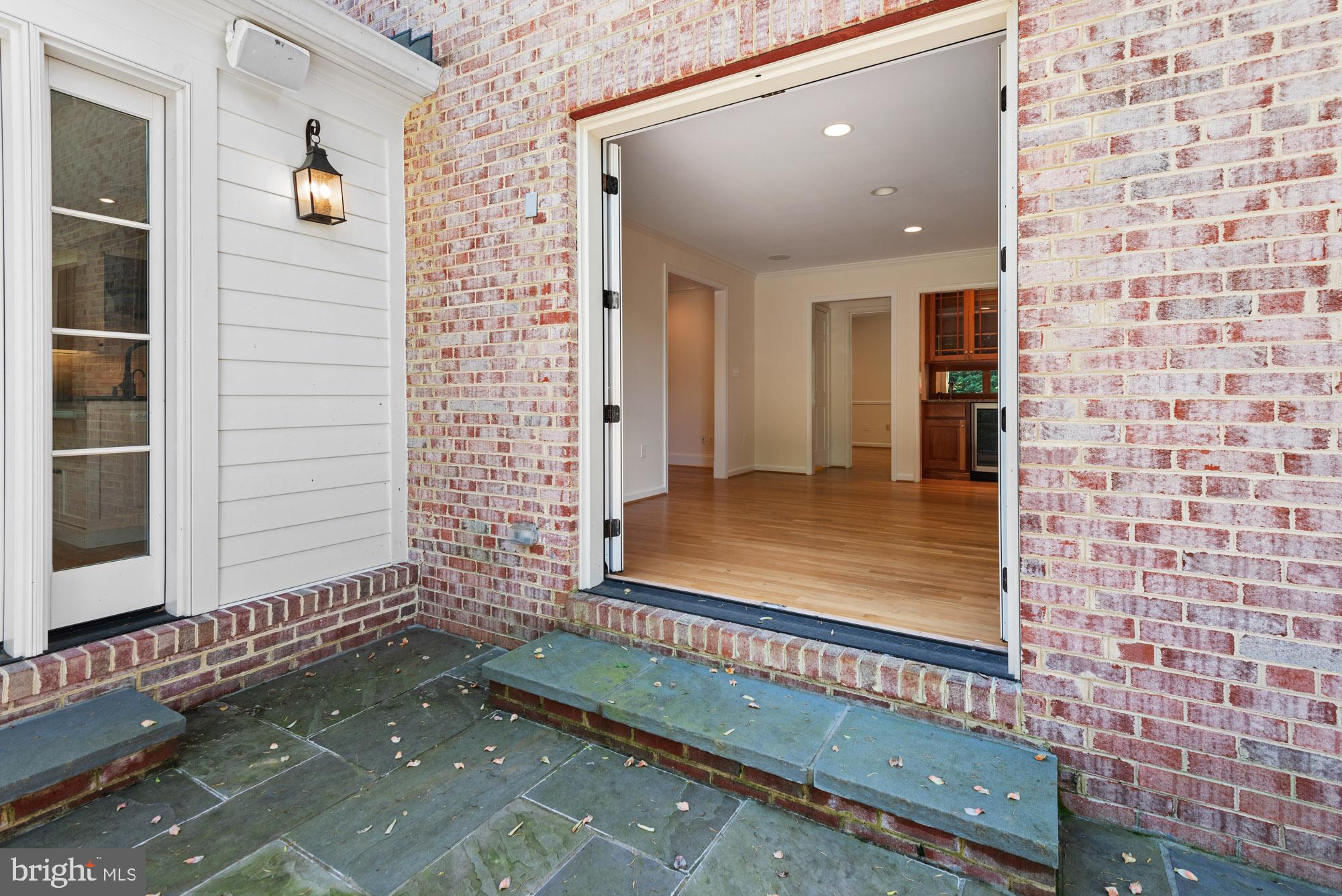 RIVER FALLS - Residential