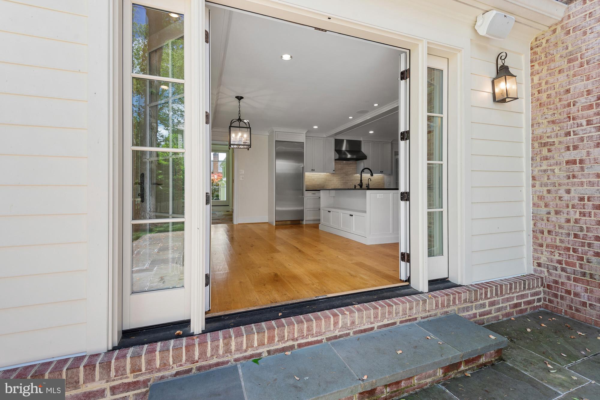 RIVER FALLS - Residential