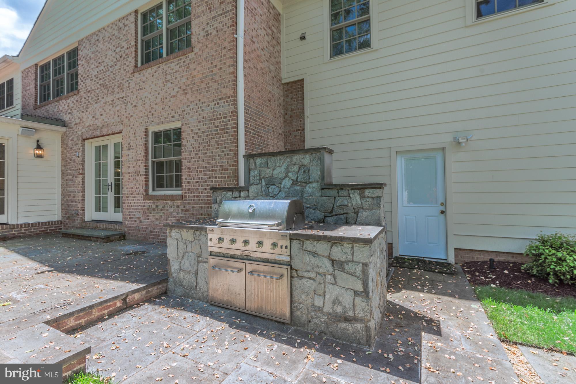 RIVER FALLS - Residential