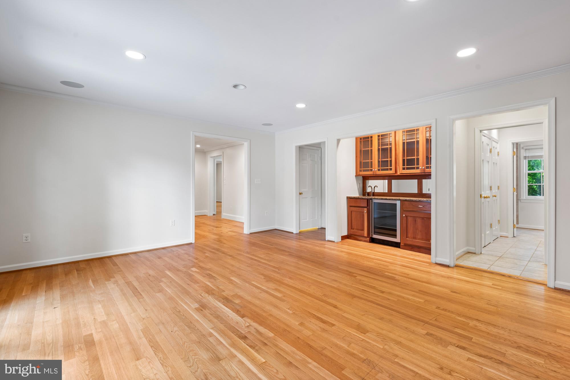 RIVER FALLS - Residential