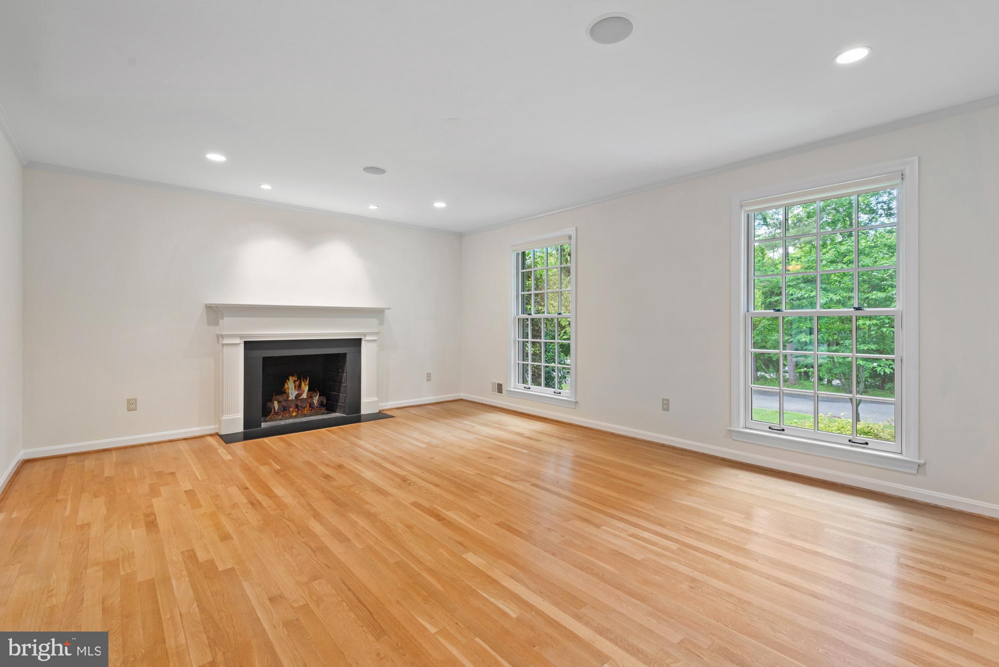 RIVER FALLS - Residential