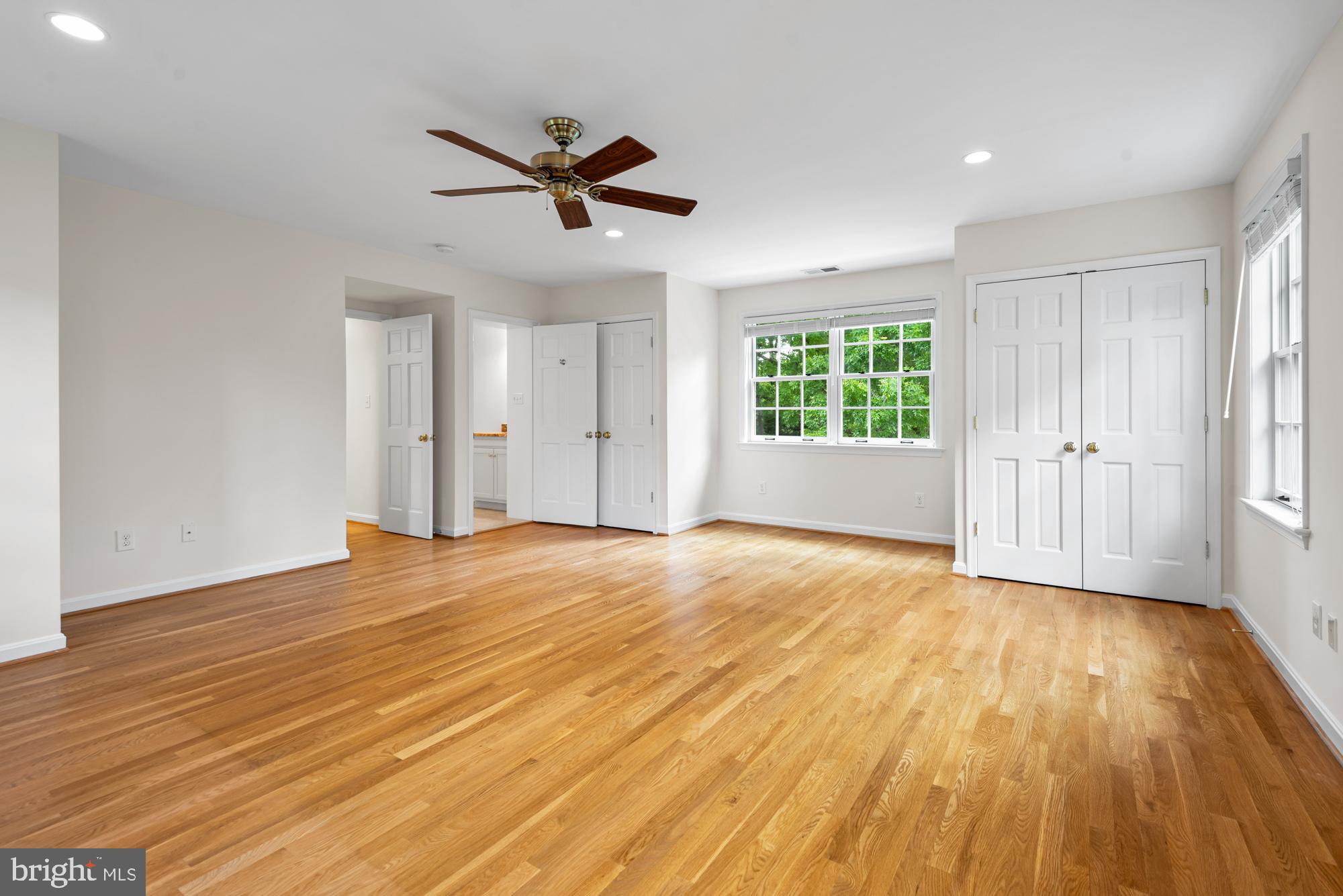 RIVER FALLS - Residential