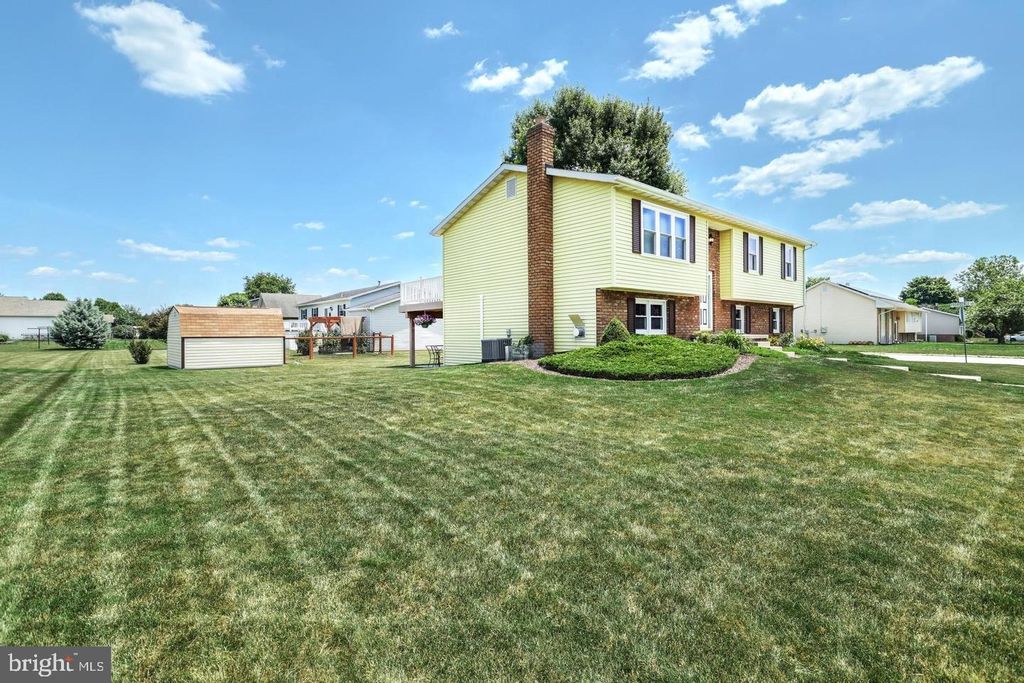 Photo of 406 3rd St, MCSHERRYSTOWN, PA 17344 (MLS # PAAD2021736)