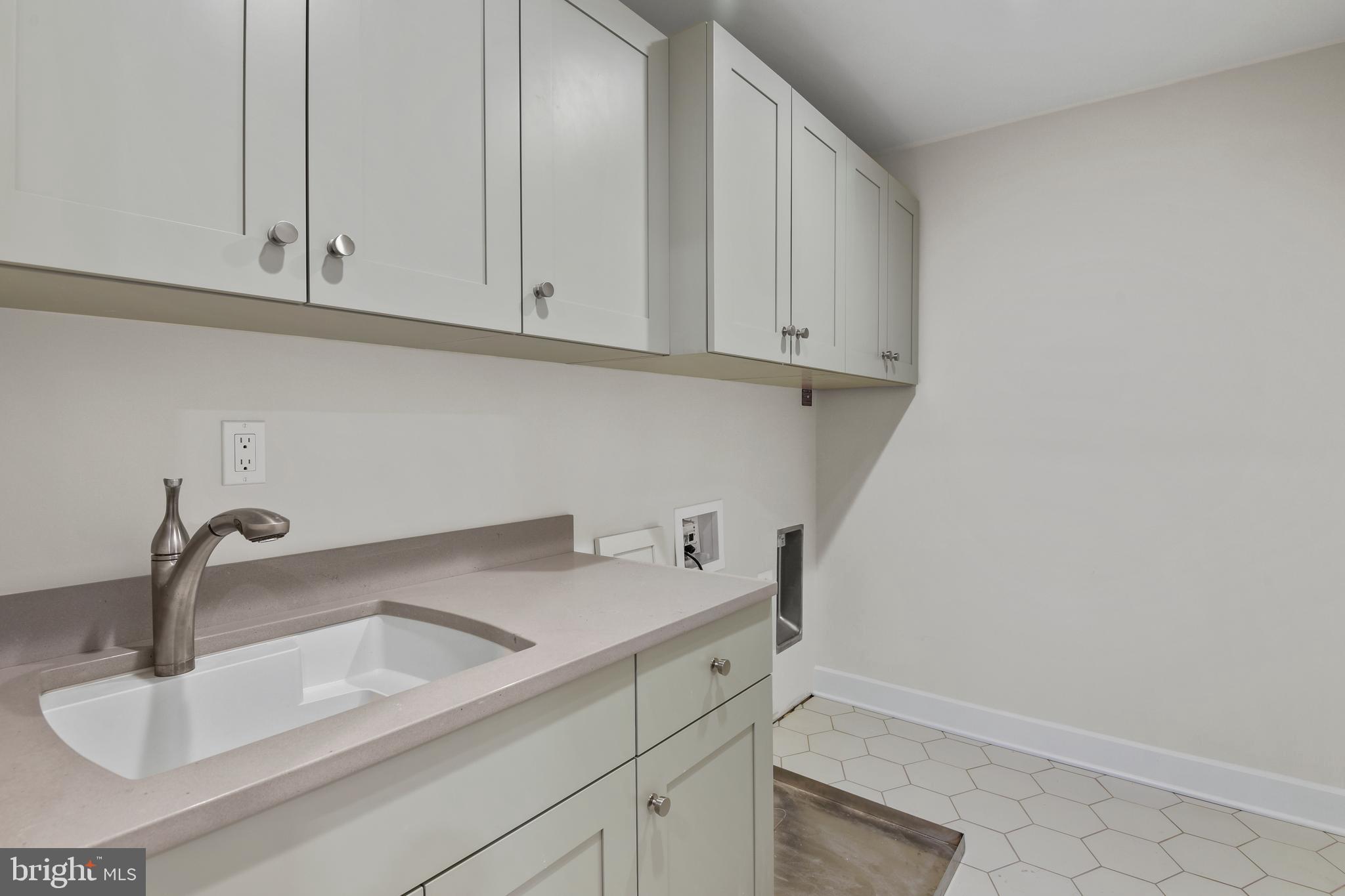 MURRAY HILL - Residential