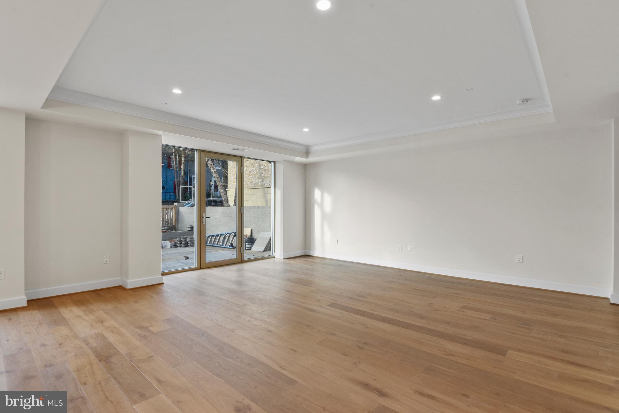 MURRAY HILL - Residential