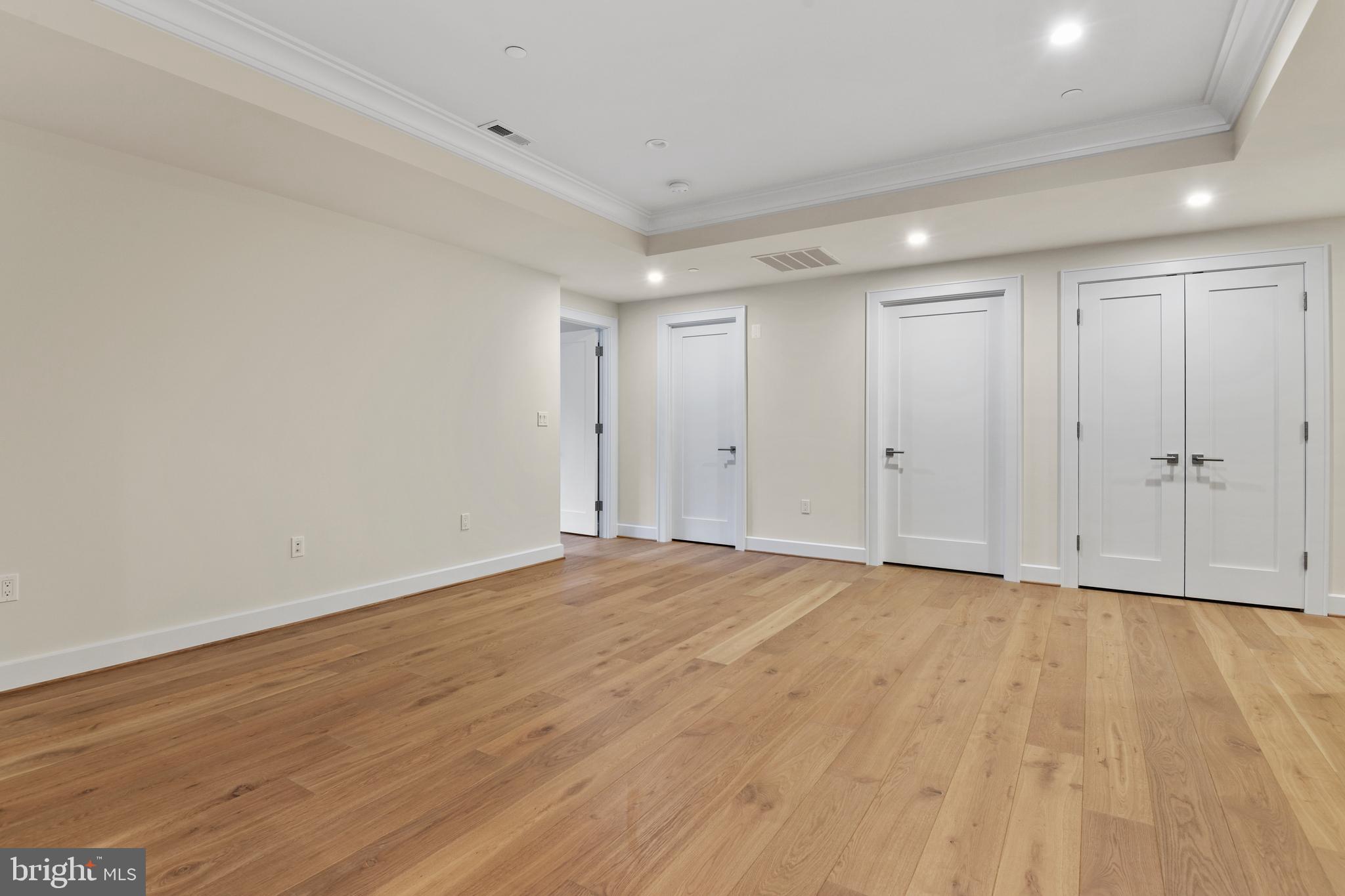 MURRAY HILL - Residential