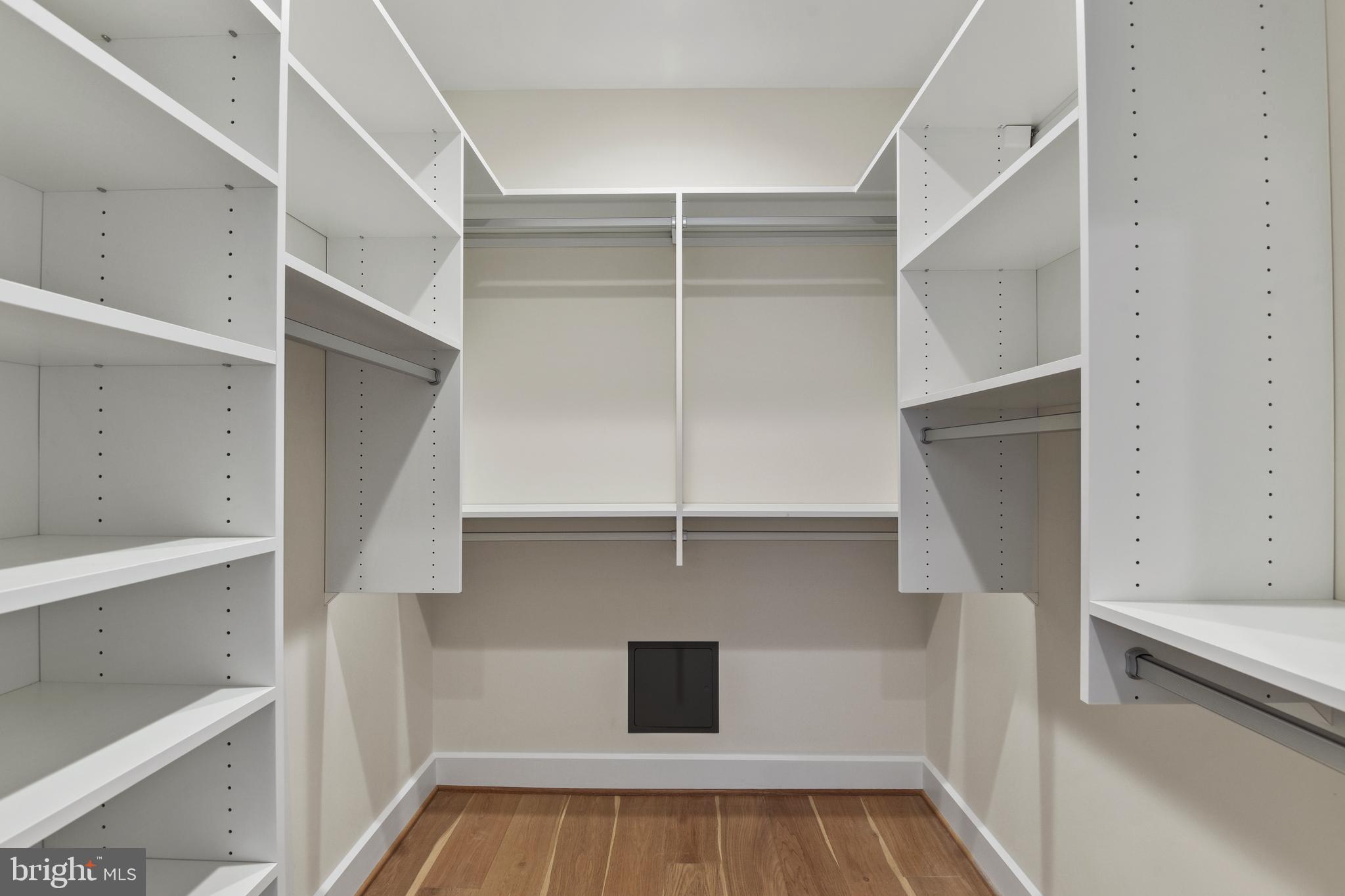 MURRAY HILL - Residential