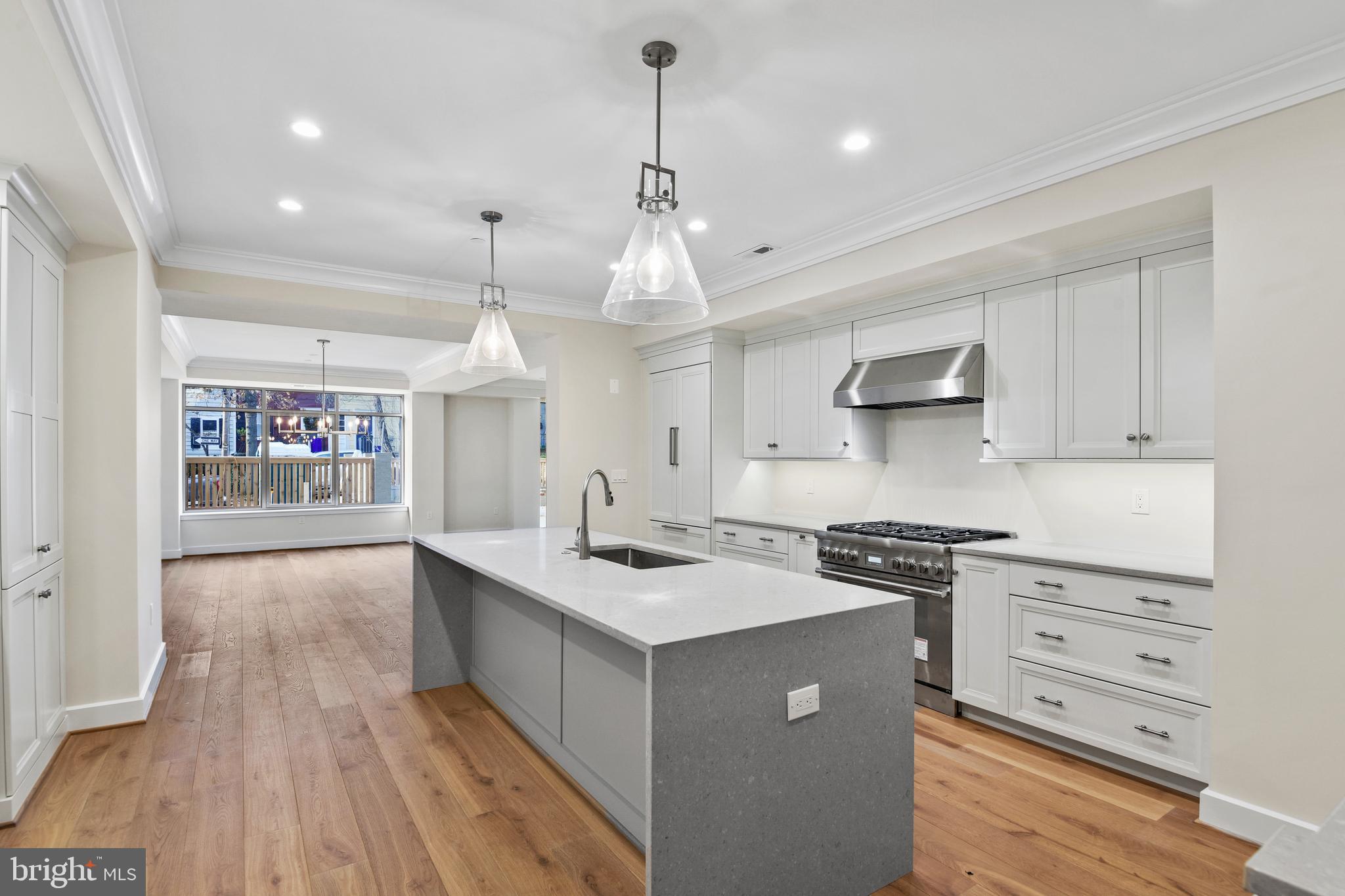 MURRAY HILL - Residential