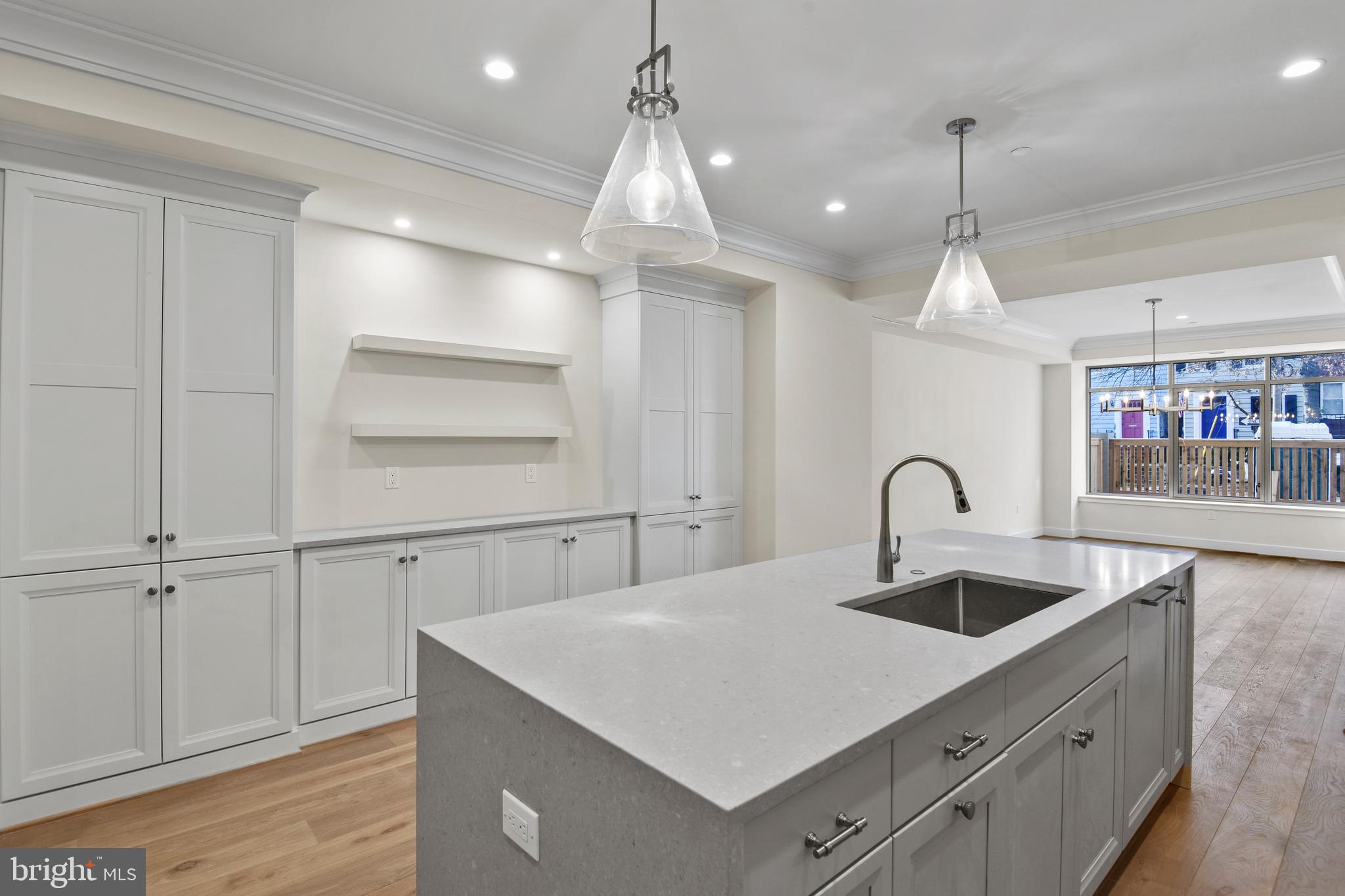 MURRAY HILL - Residential