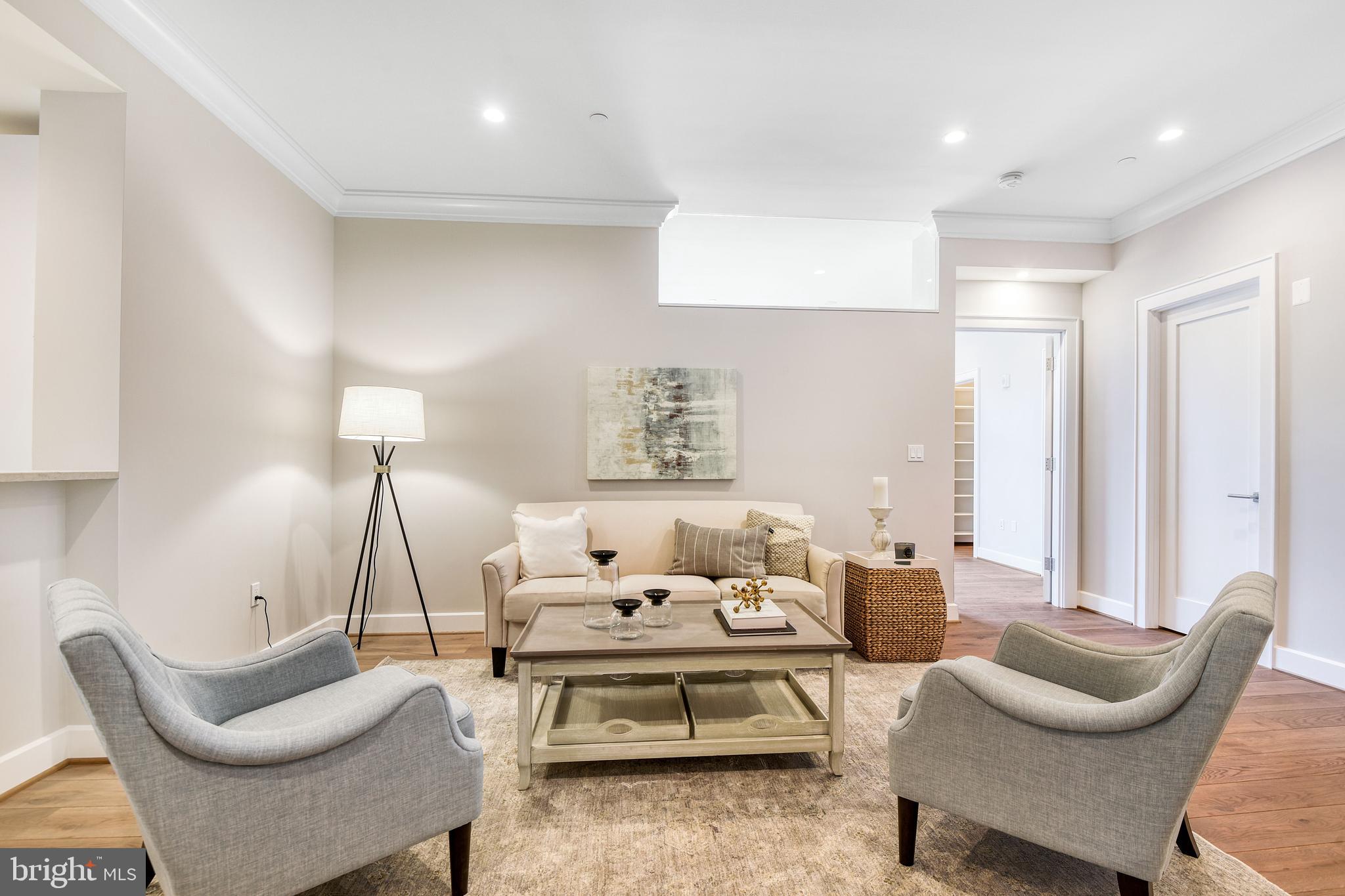 MURRAY HILL - Residential