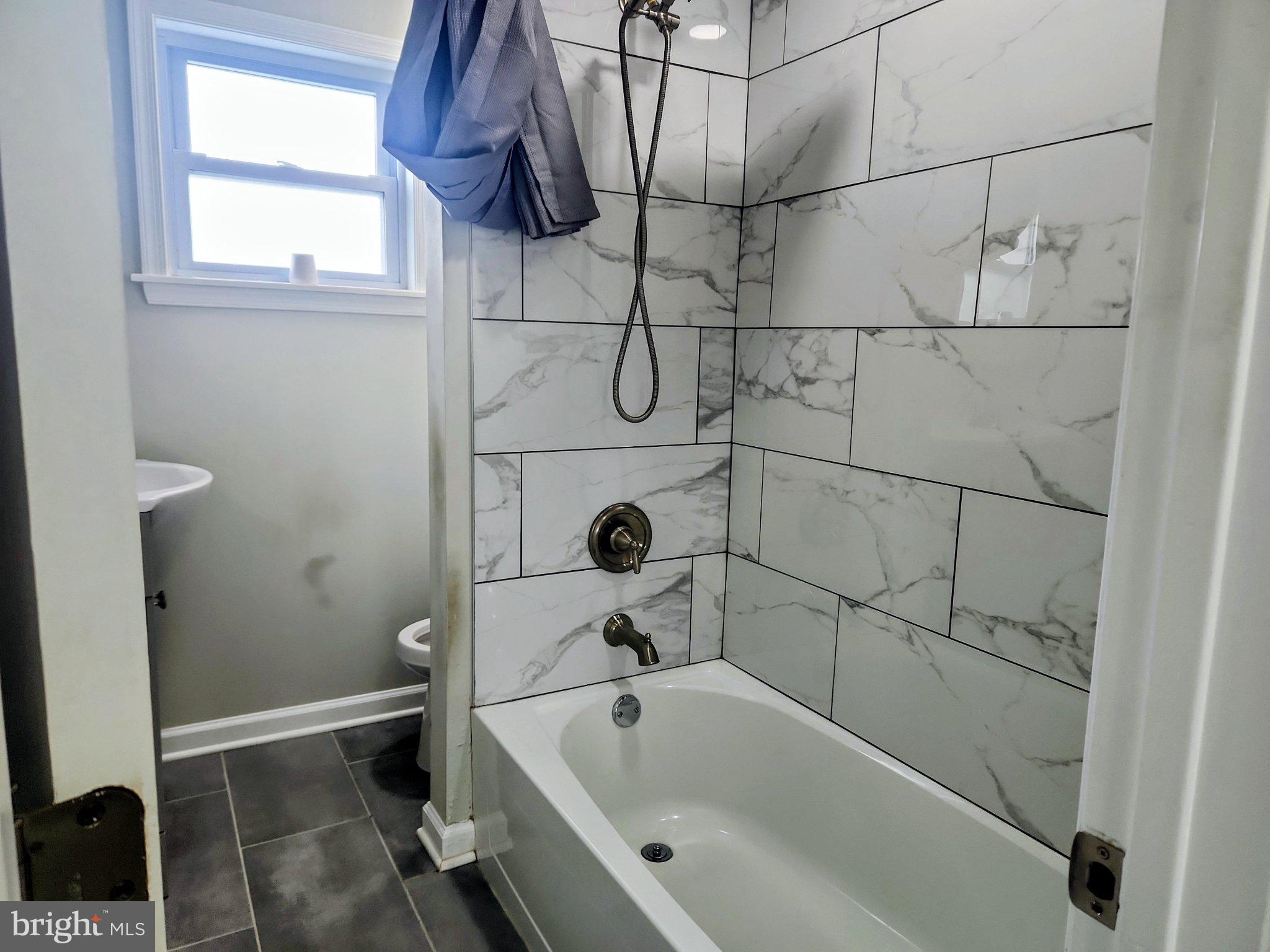 LINWOOD - Residential