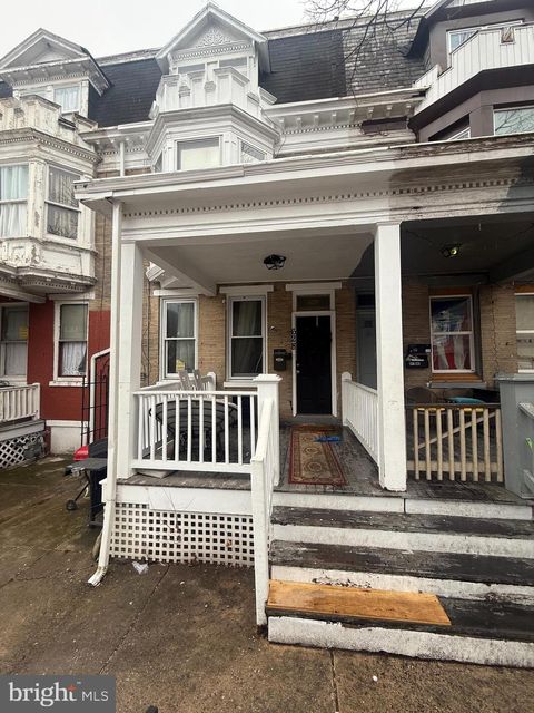 Photo of 628 W Princess Street, YORK, PA 17401 (MLS # PAYK2098180)