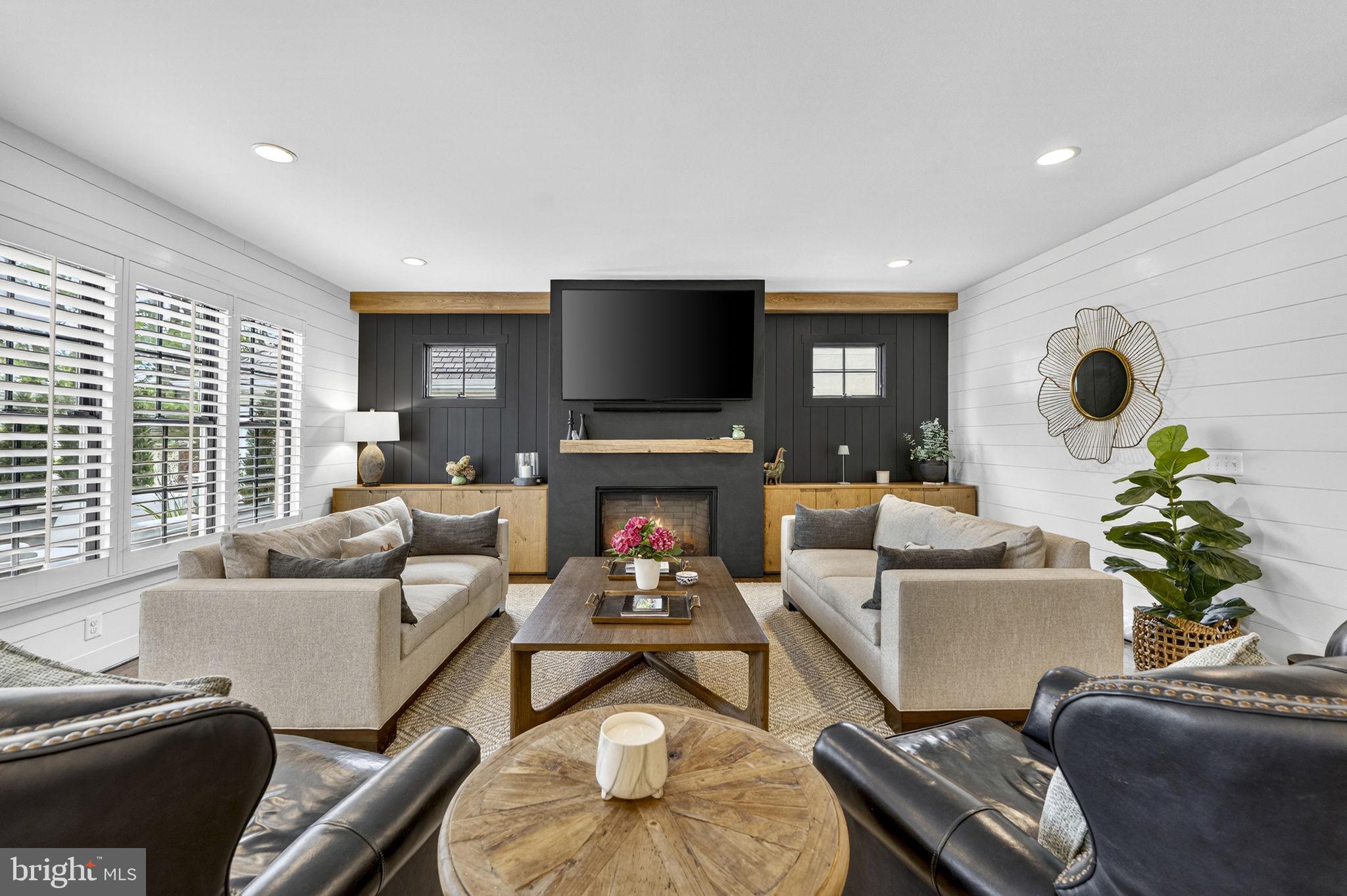 RIDGEVIEW - Residential