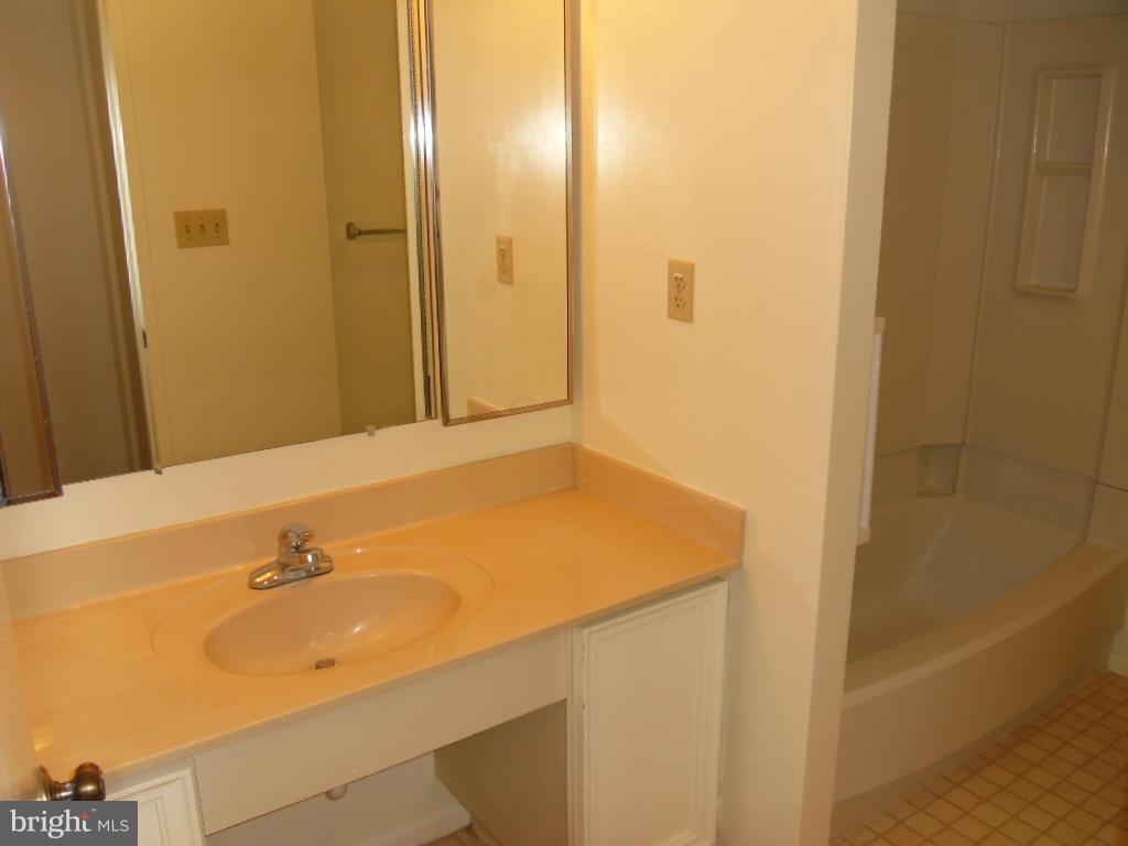 GREENS AT LEISURE WORLD - Residential