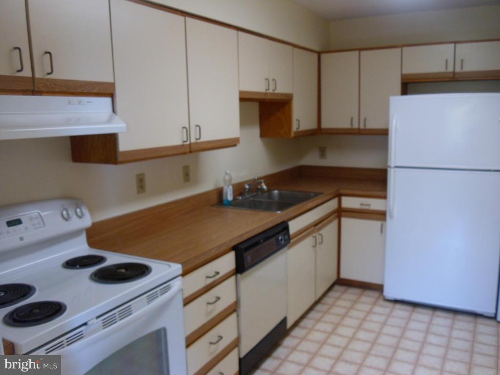 GREENS AT LEISURE WORLD - Residential