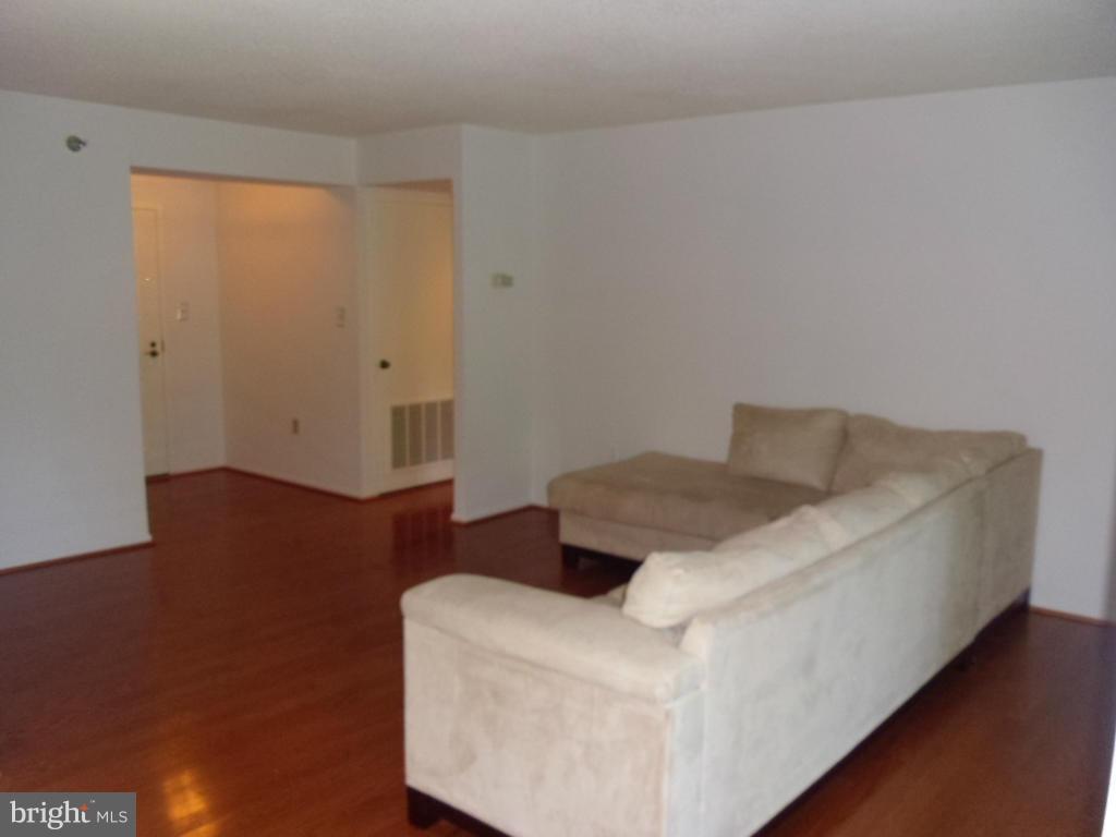 GREENS AT LEISURE WORLD - Residential