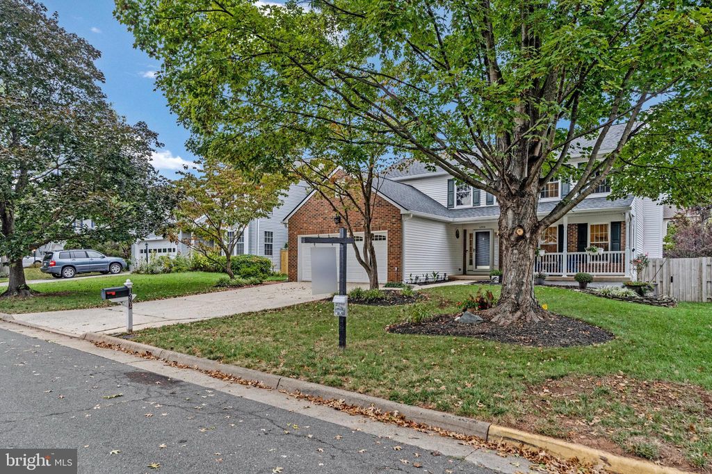 Photo of 1204 James Rifle Court NE, LEESBURG, VA 20176 (MLS # VALO2107804)