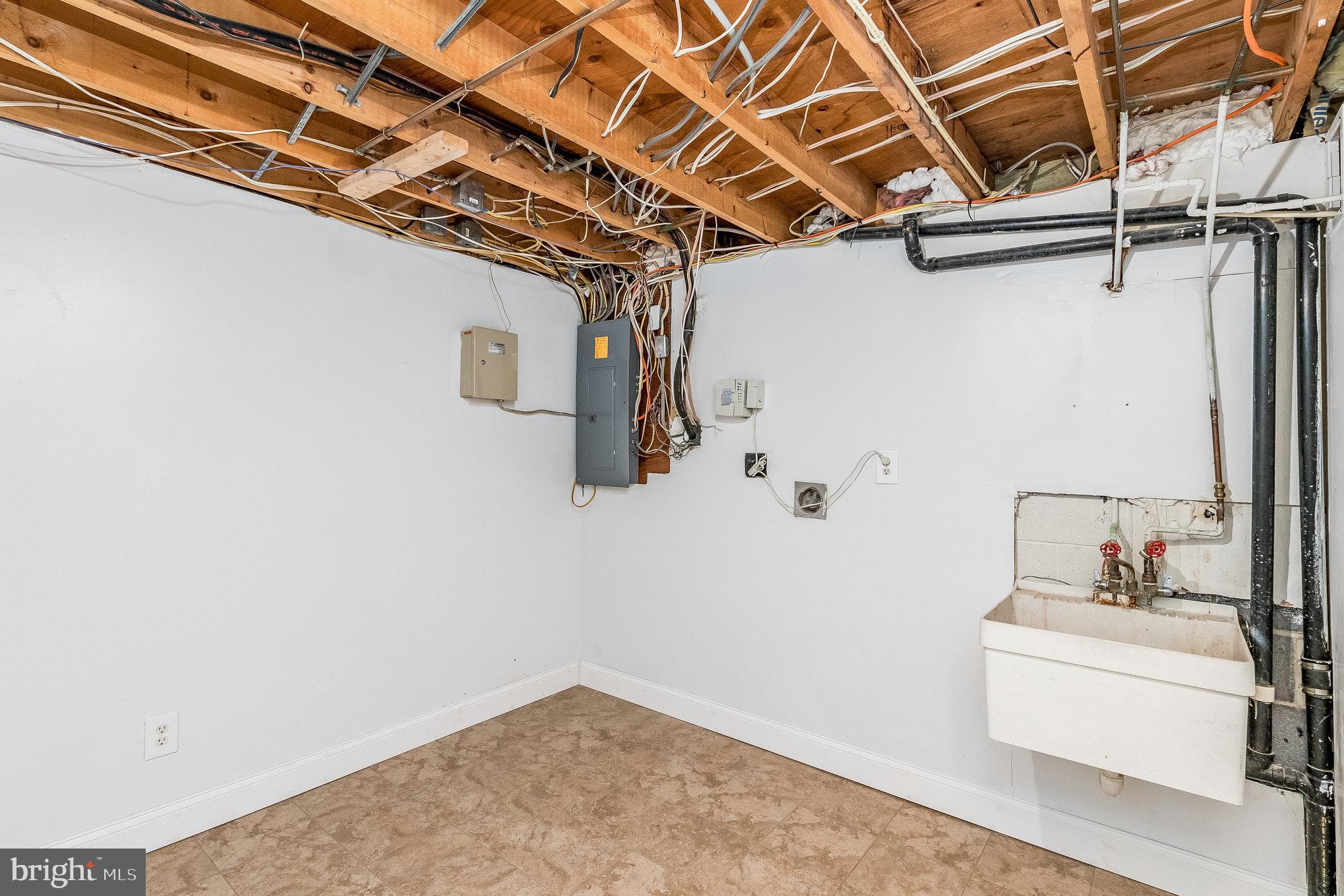 NEWINGTON STATION - Residential Lease