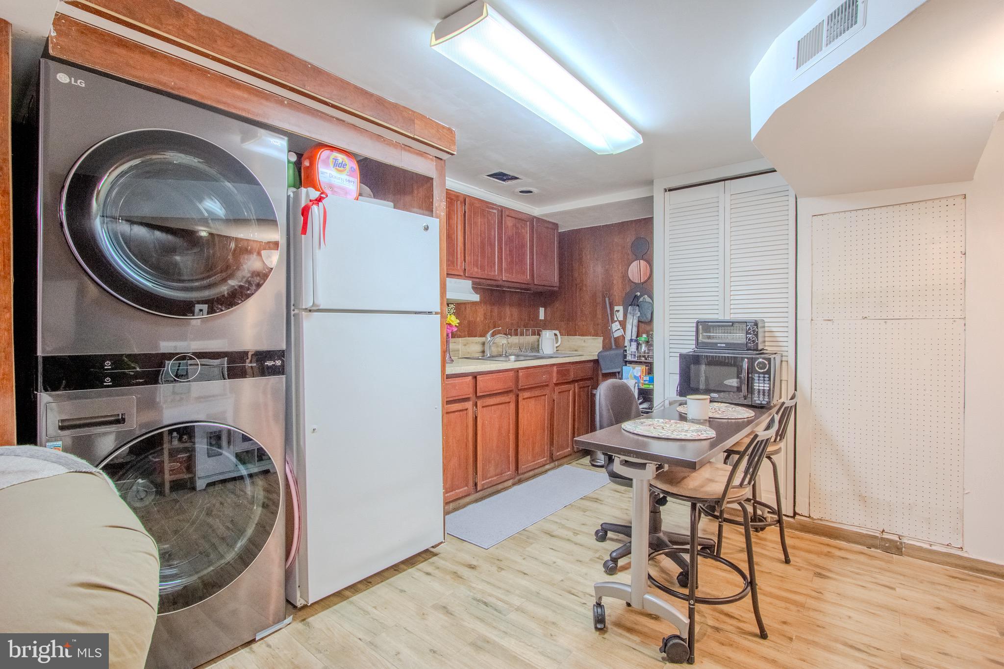 LAKE BRADDOCK - Residential