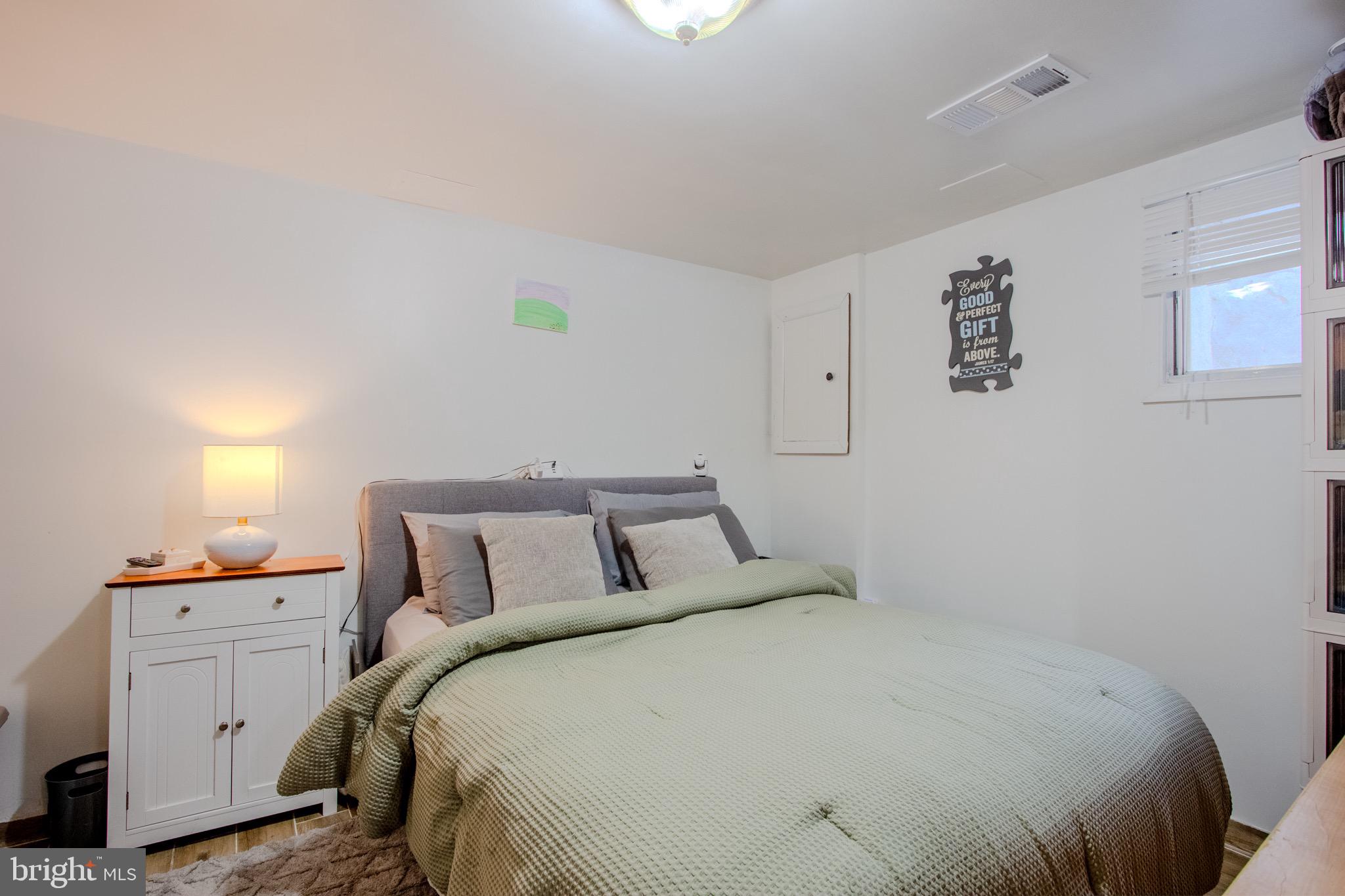 LAKE BRADDOCK - Residential