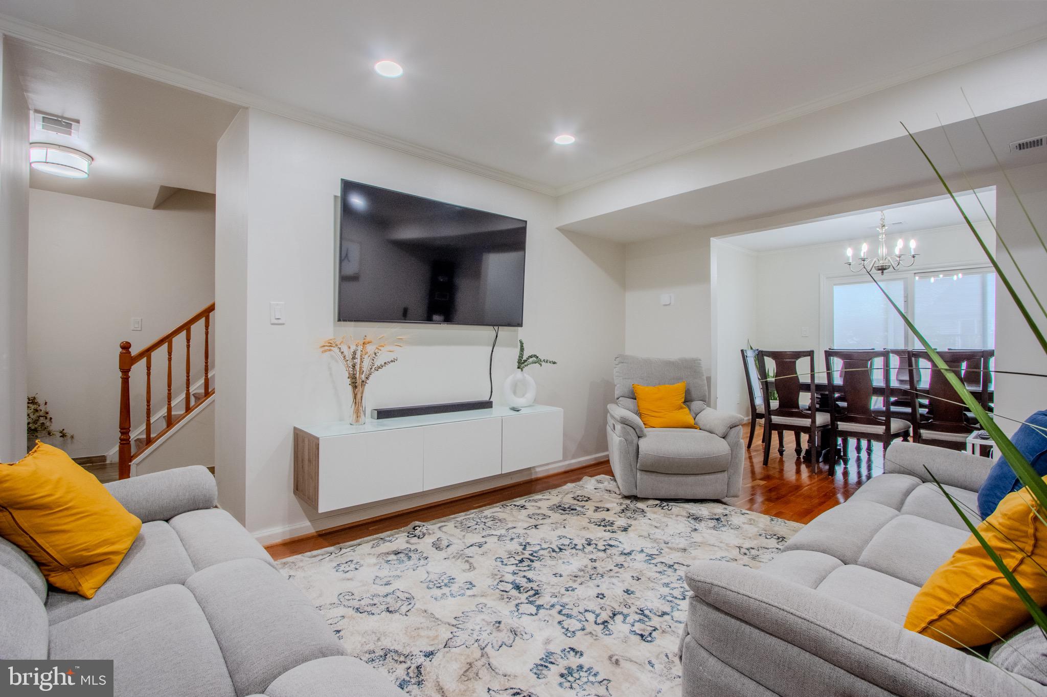 LAKE BRADDOCK - Residential