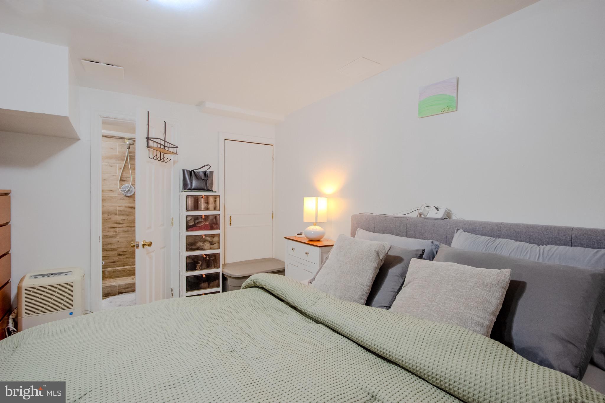 LAKE BRADDOCK - Residential